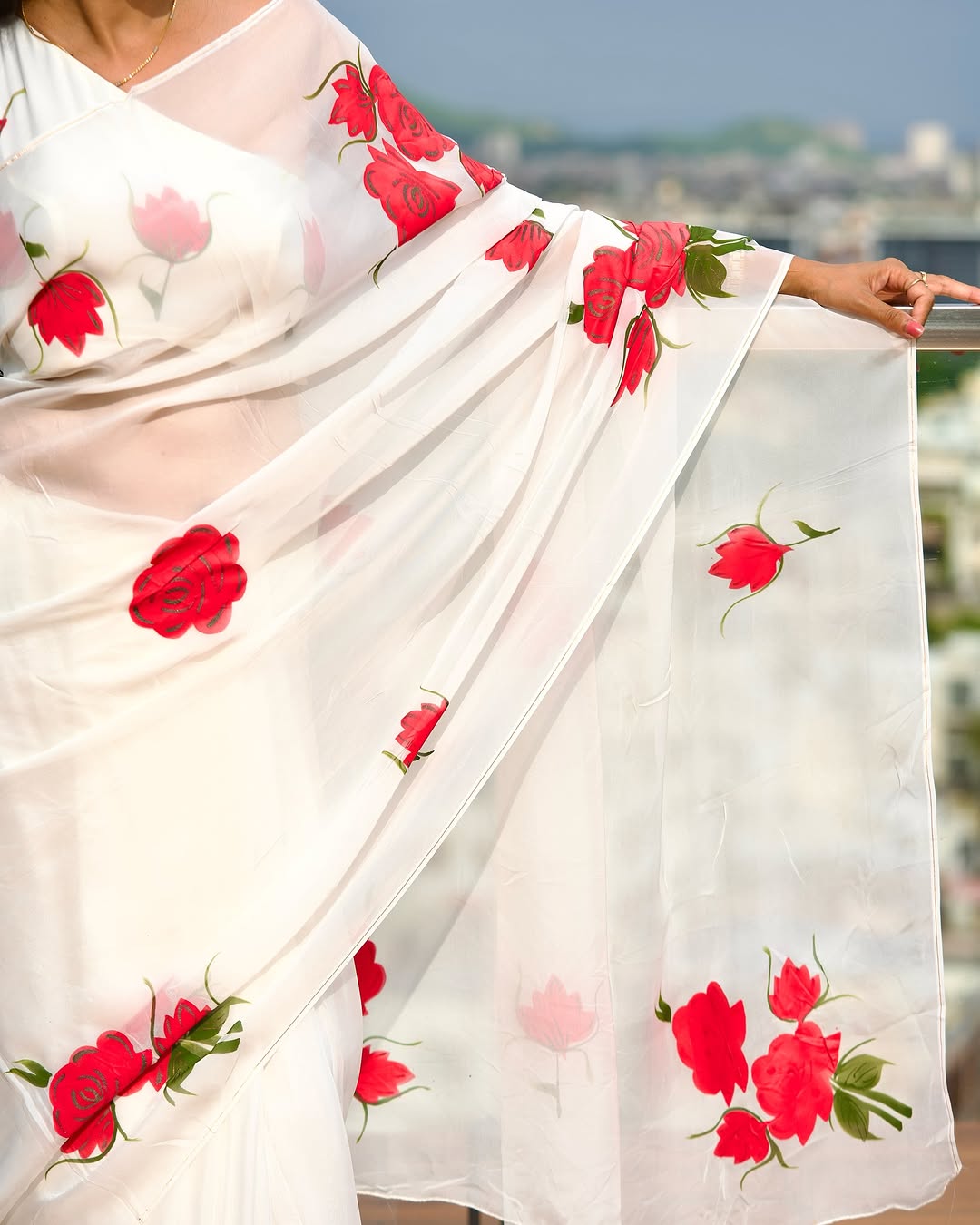 New One Minute Ready To Wear Pure Soft Georgette Silk White Saree With Beautiful Red Colour Flower Design With White Colour Unstiched Blouse Piece