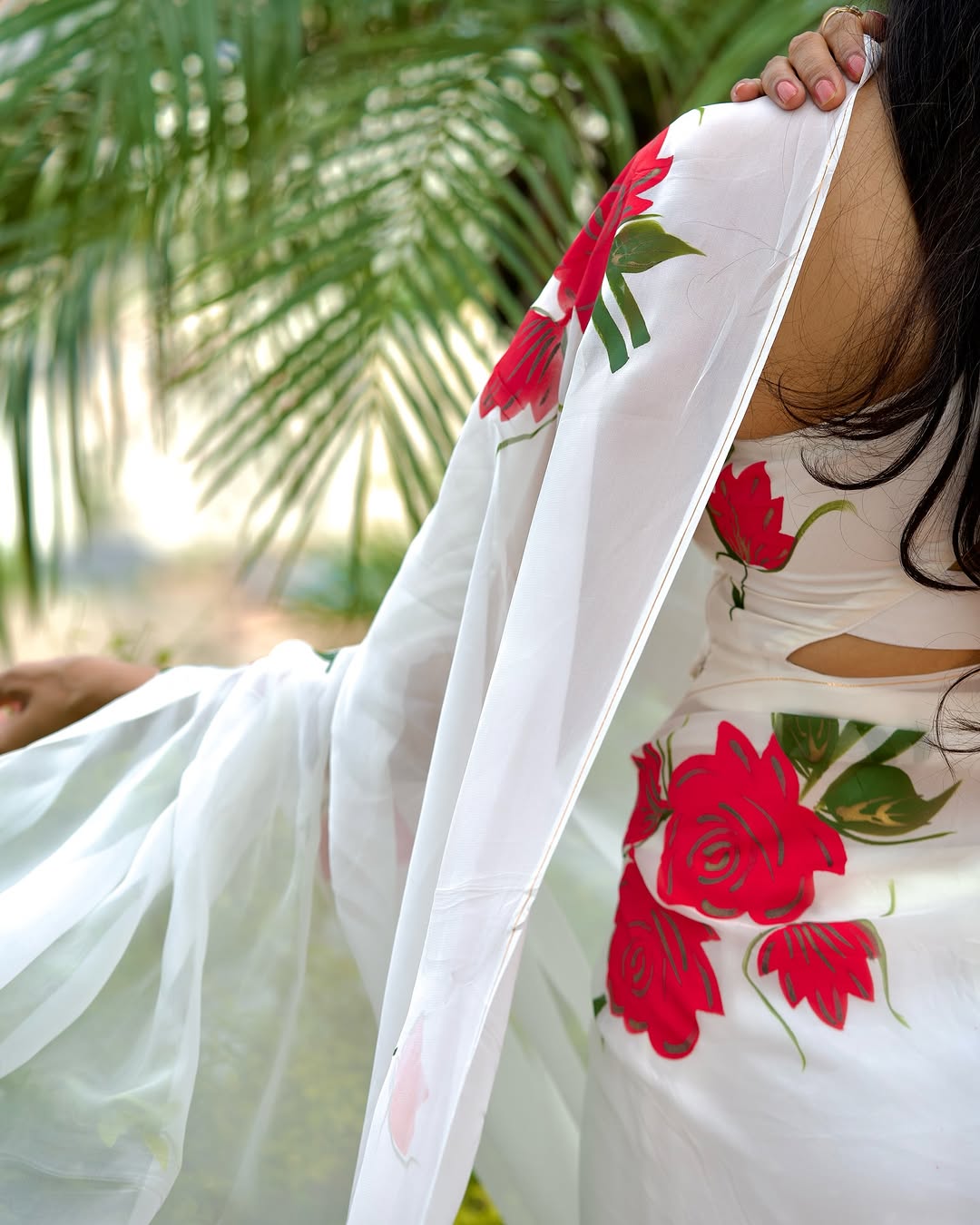 New One Minute Ready To Wear Pure Soft Georgette Silk White Saree With Beautiful Red Colour Flower Design With White Colour Unstiched Blouse Piece