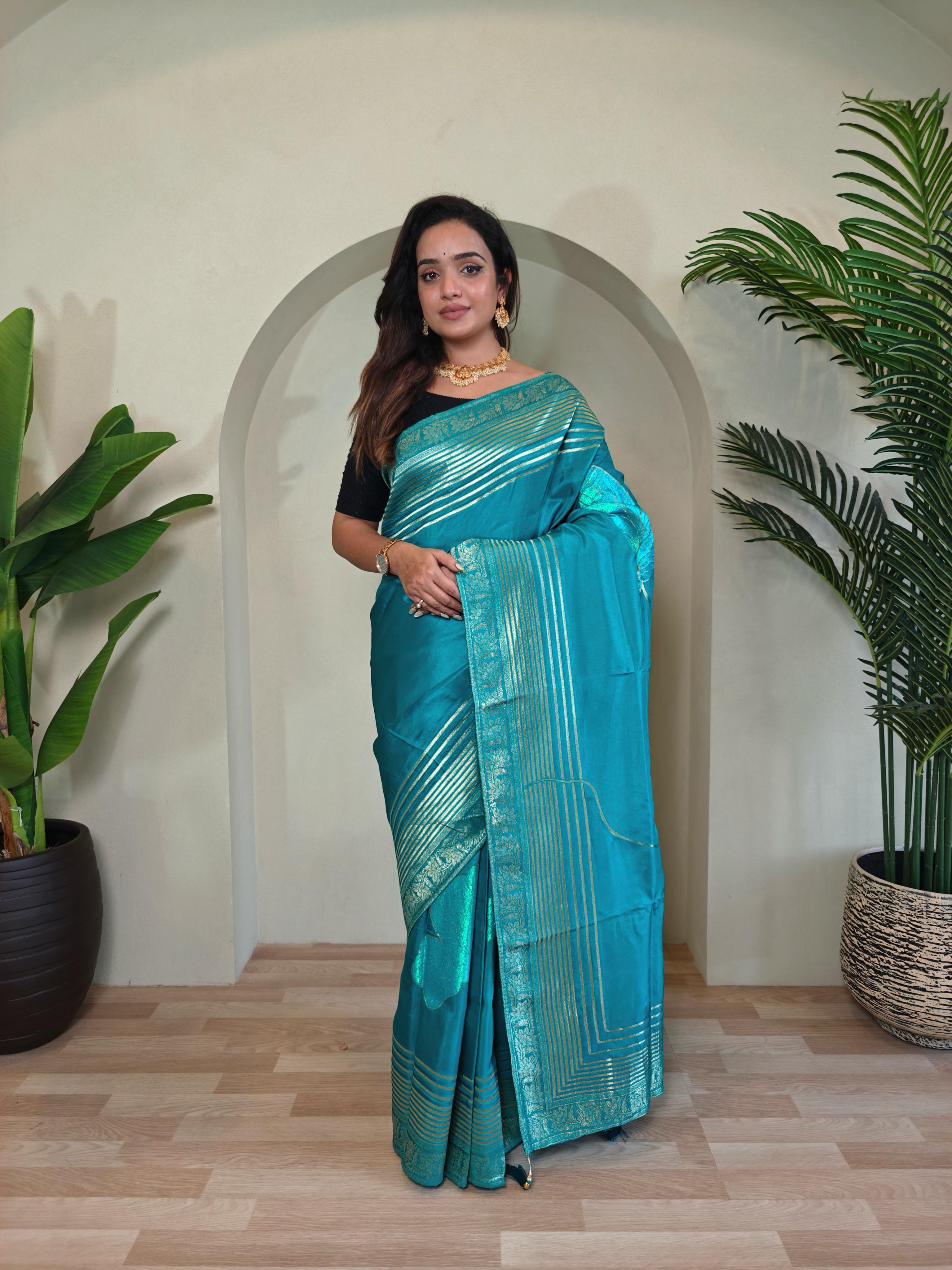 New Designer Munga Silk Saree With Zari Woven 3D Flower Design Along With Unstiched Blouse Piece - Sky Blue