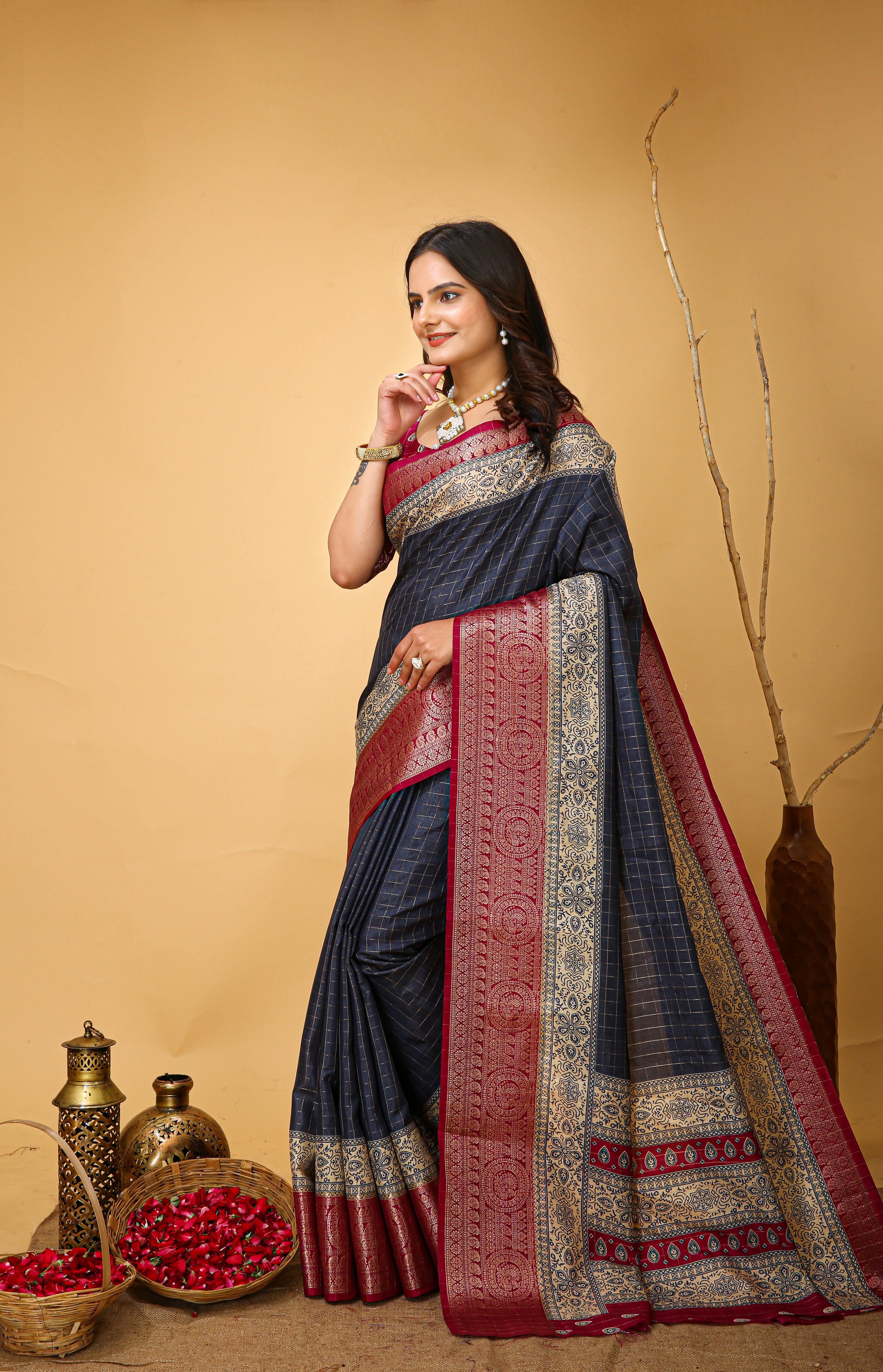 New Enchanting Soft Cotton Checks Printed Grey Saree With Unstiched Blouse