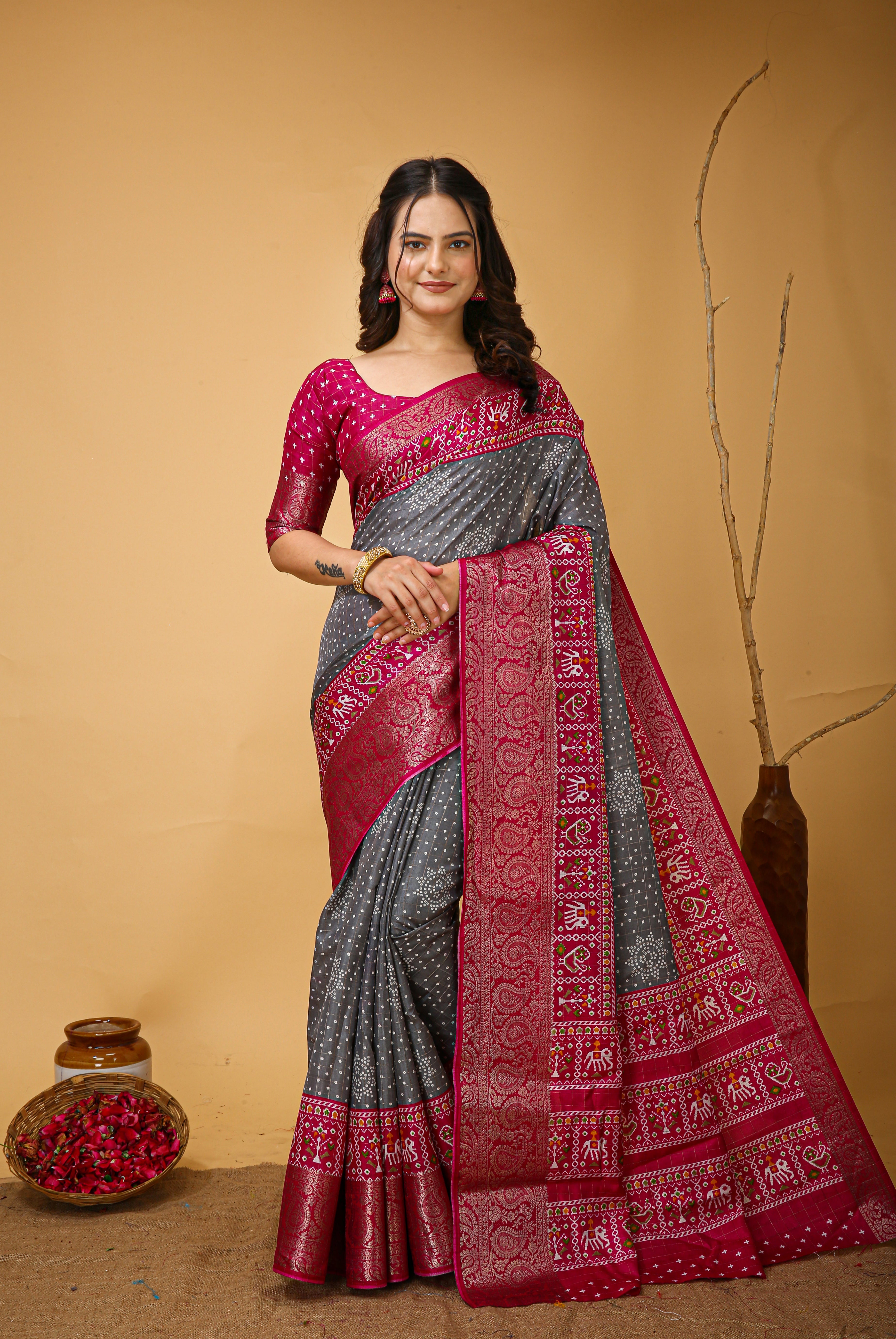 New Enchanting soft cotton Bandhani Printed Light Grey Saree With Unstiched Blouse