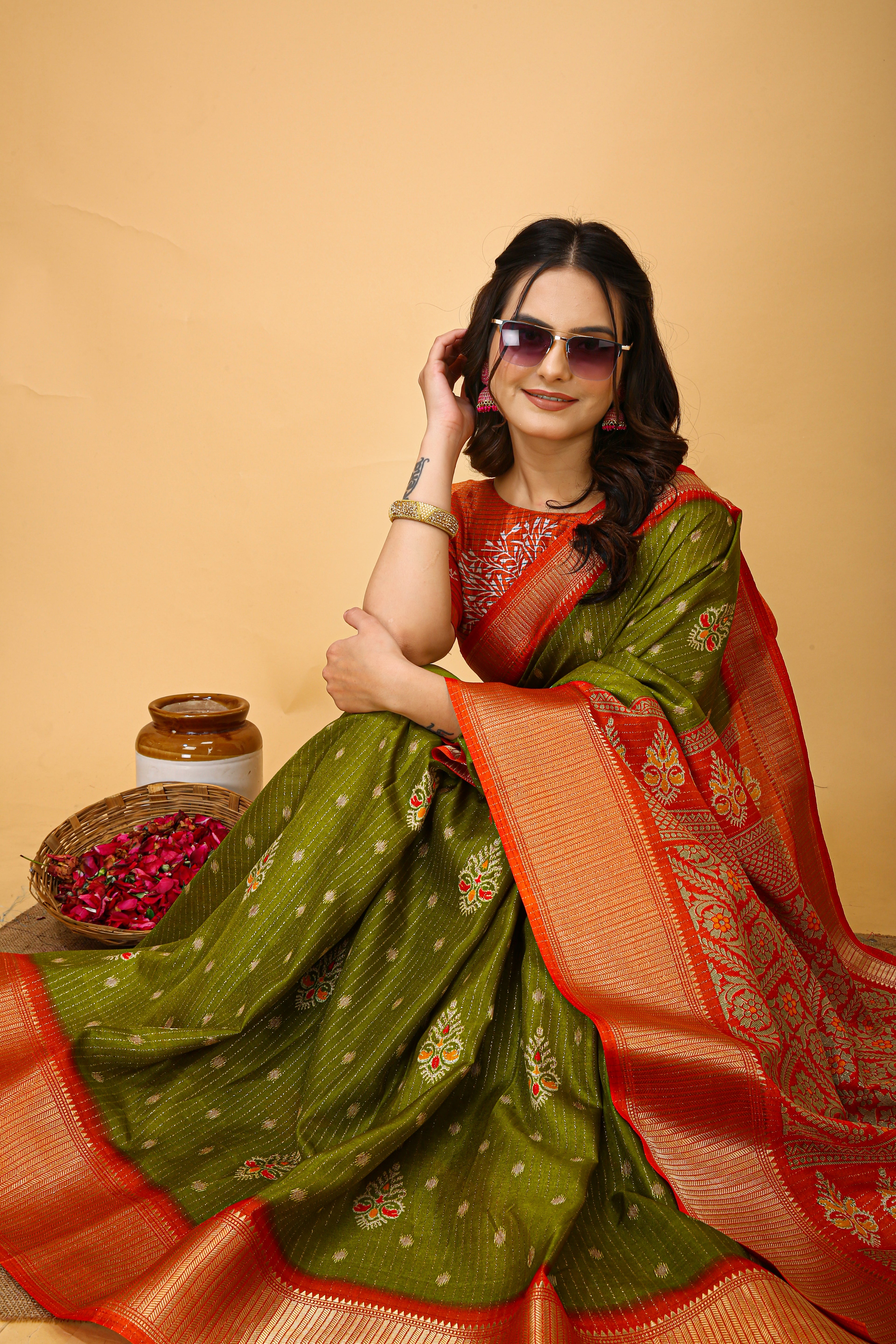 New Fancy Kalamkari Print And Jecard Kanjivaram Zari Border Soft Cotton Parrot Green Saree With Unstiched Blouse