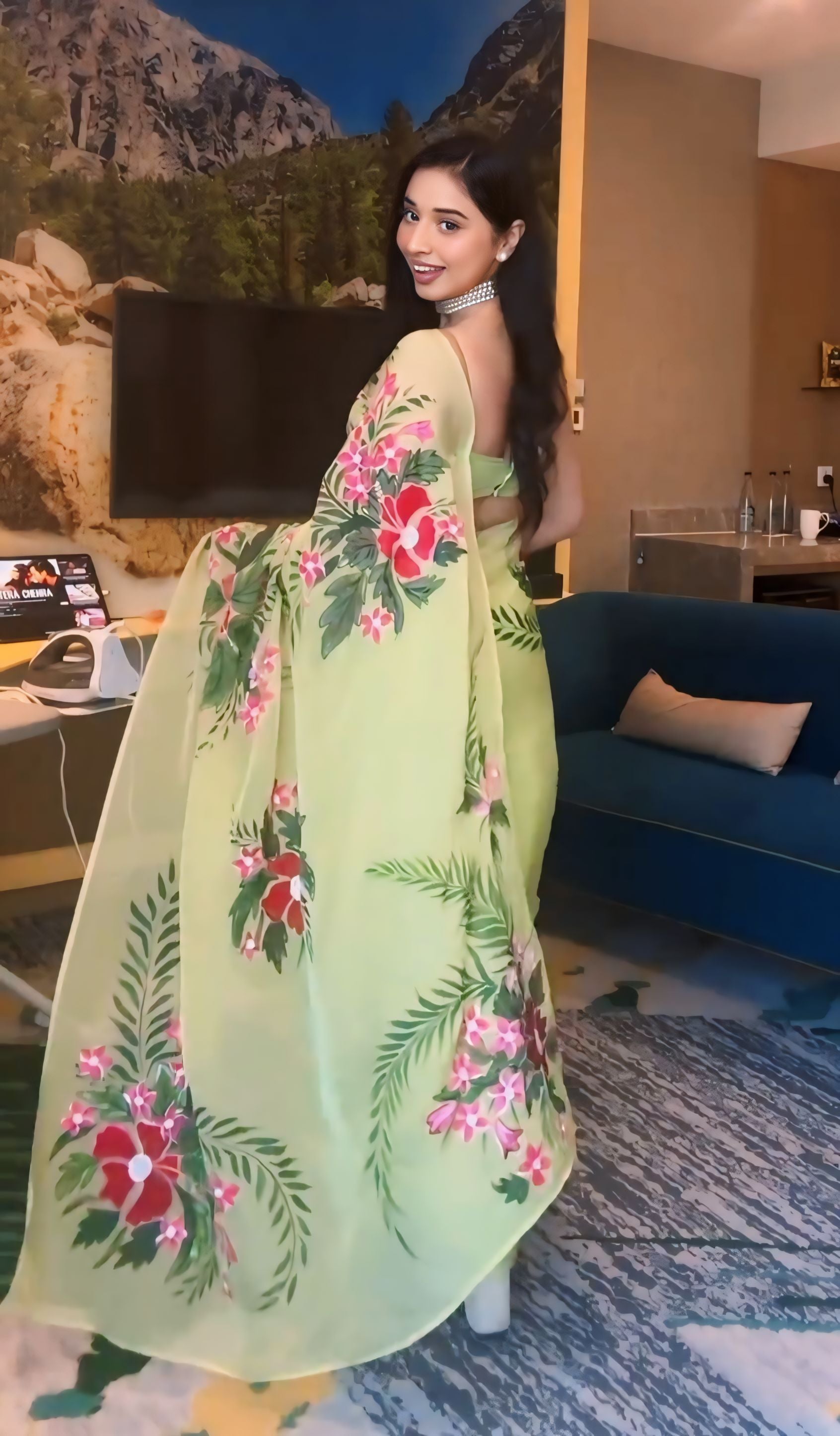 One Minute Ready To Mossy Floral Pure Soft Georgette Silk Saree