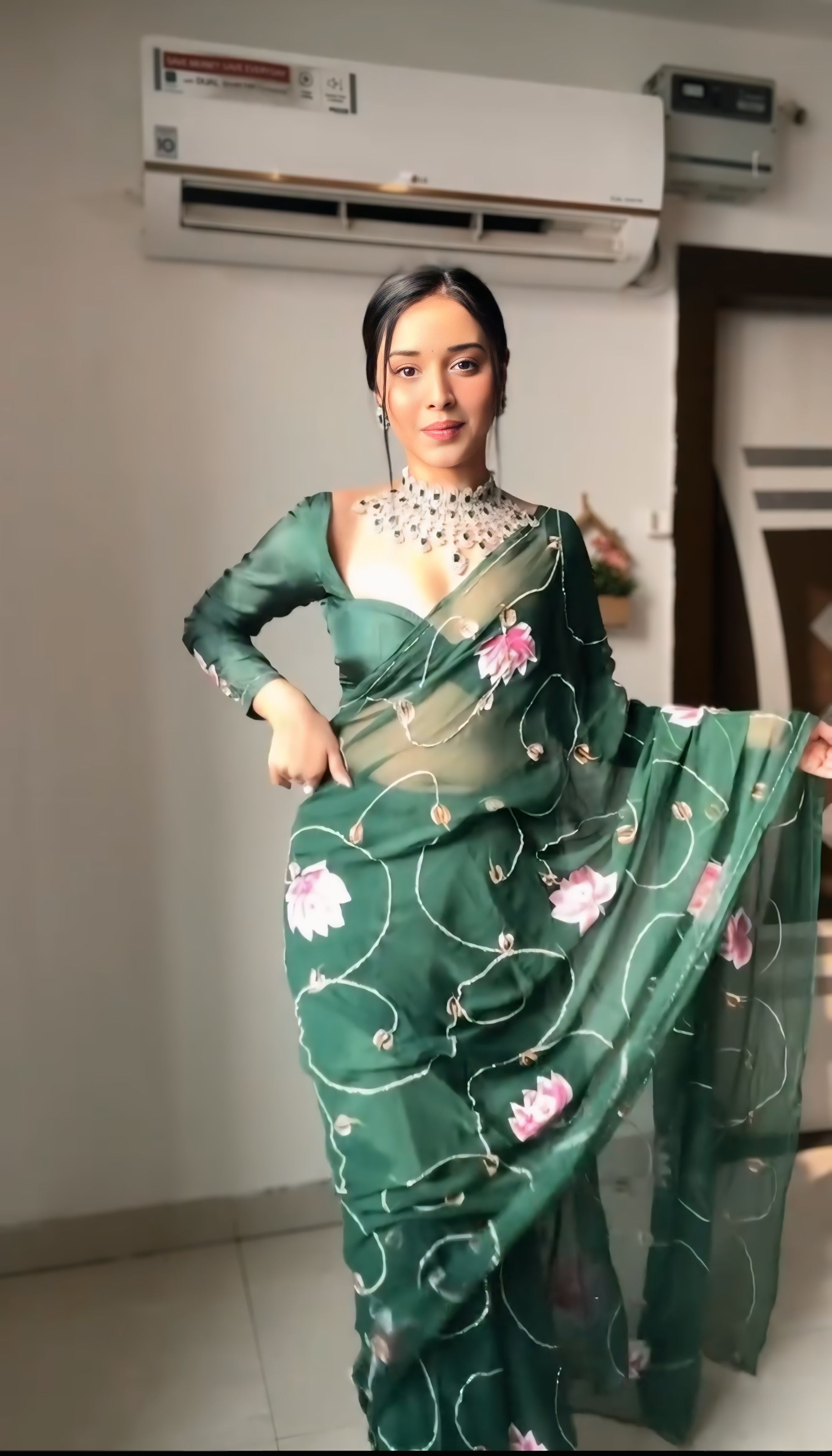 One Minute Ready To Wear Majestic Green Grace Drapes Organza Silk Saree with Unstitch Blouse