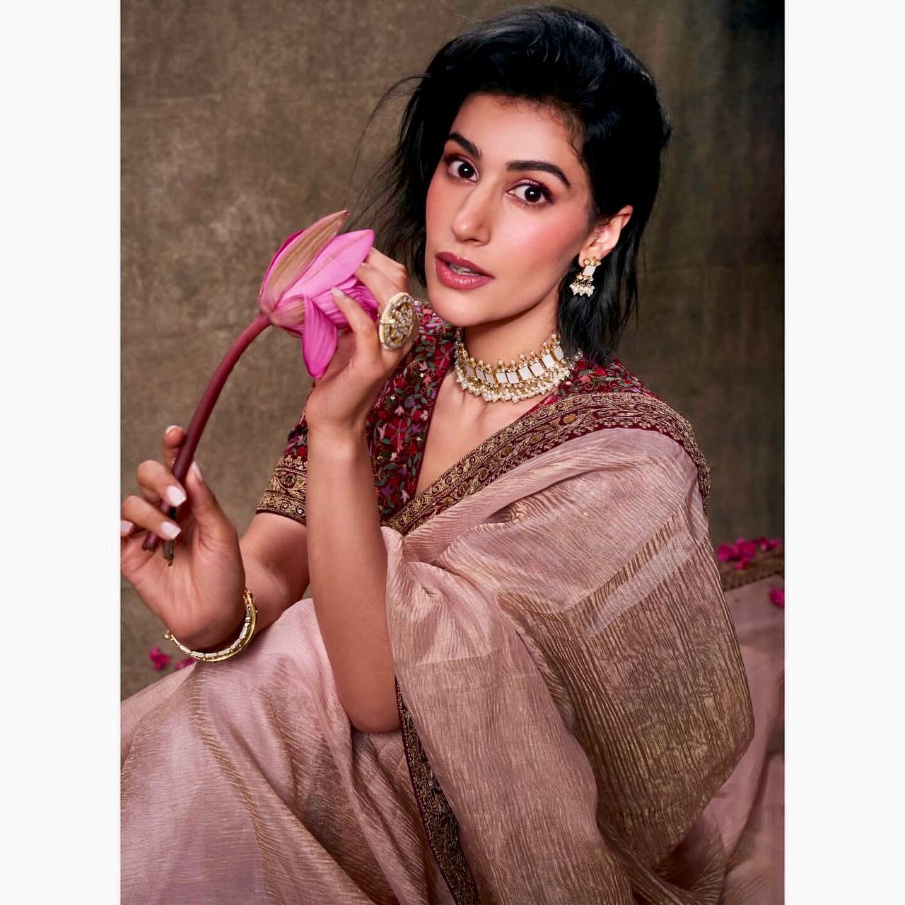 New Designer Soft Twil Banarasi Crush Saree With Sequence And Dori  Embroidery Work Lace Border With Banglori Silk Unstiched Blouse Piece