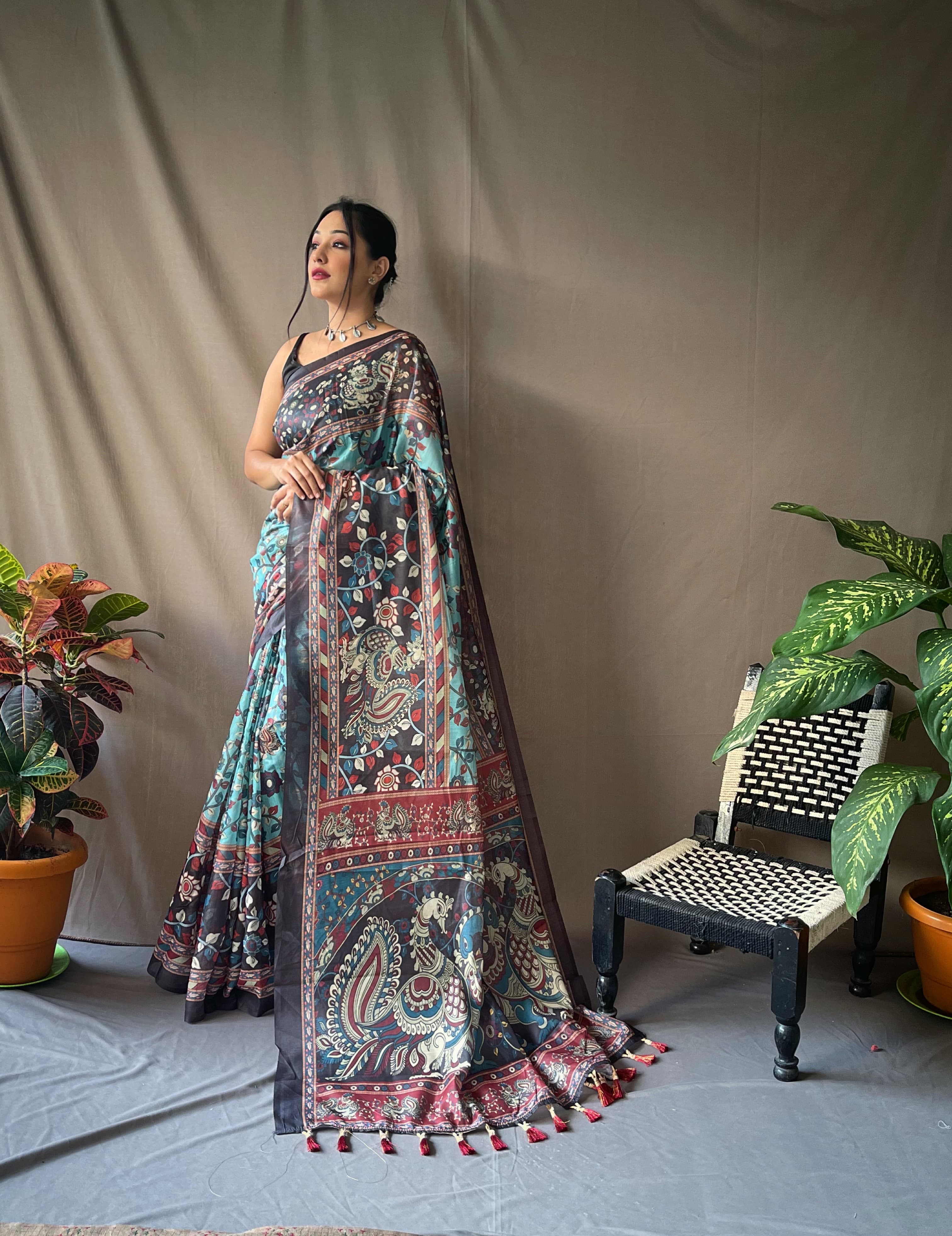 NEW DESIGNER PURE COTTON SAREE WITH  KALAMKARI PRINTS AND CONTRAST PALLU WITH TASSELS ATTACHED AND CONTRAST BLOUSE PIECE - PASTEL BLUE
