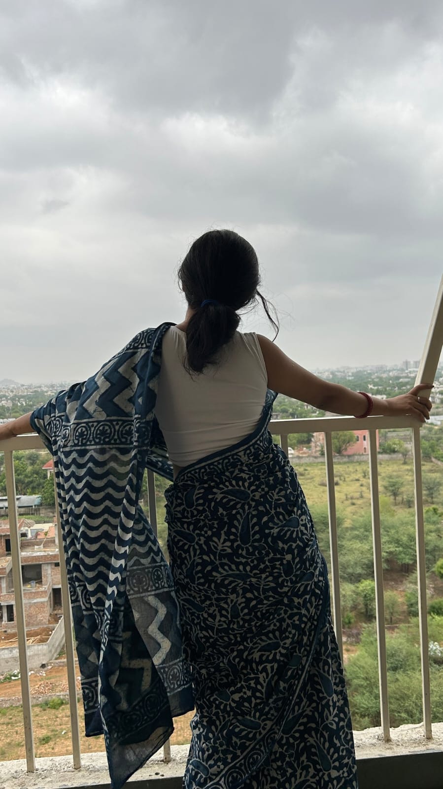 New One Minute Ready To Wear Dark Blue Pure Soft Linen Silk Saree With White Unstiched Blouse Piece