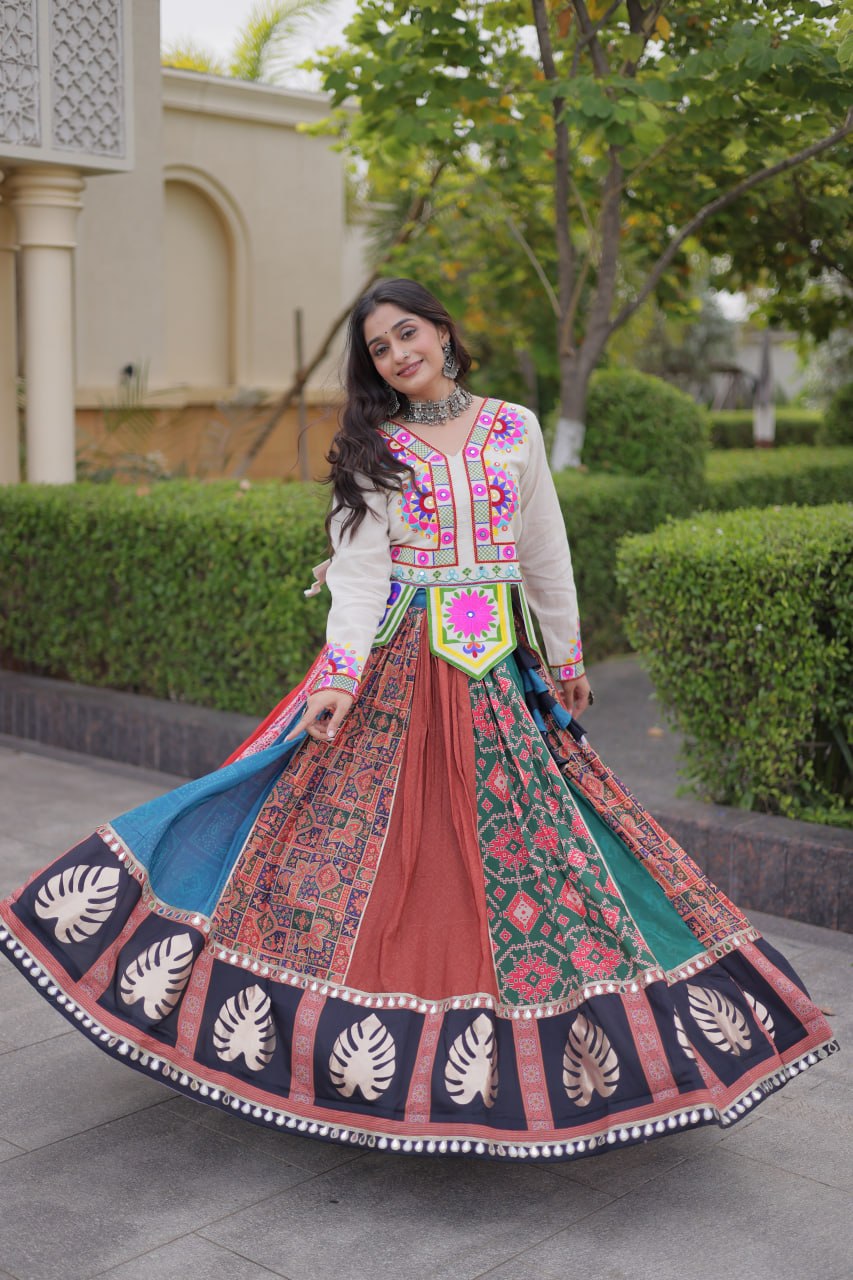 Multicolor Cotton Printed Kutchi Gamthi Mirror Work Lehenga Set ✨