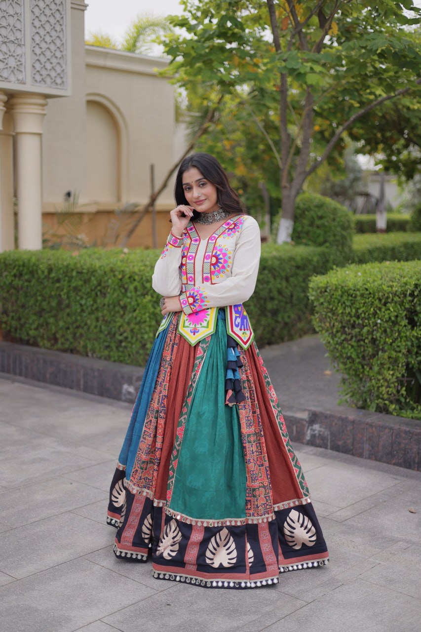 Multicolor Cotton Printed Kutchi Gamthi Mirror Work Lehenga Set ✨