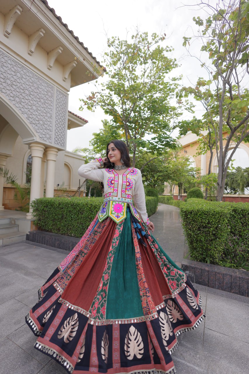 Multicolor Cotton Printed Kutchi Gamthi Mirror Work Lehenga Set ✨