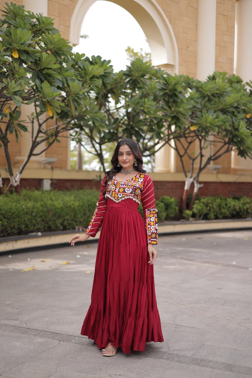 Riwaayat Maroon Rayon Gamthi Embroidered Navratri Gown