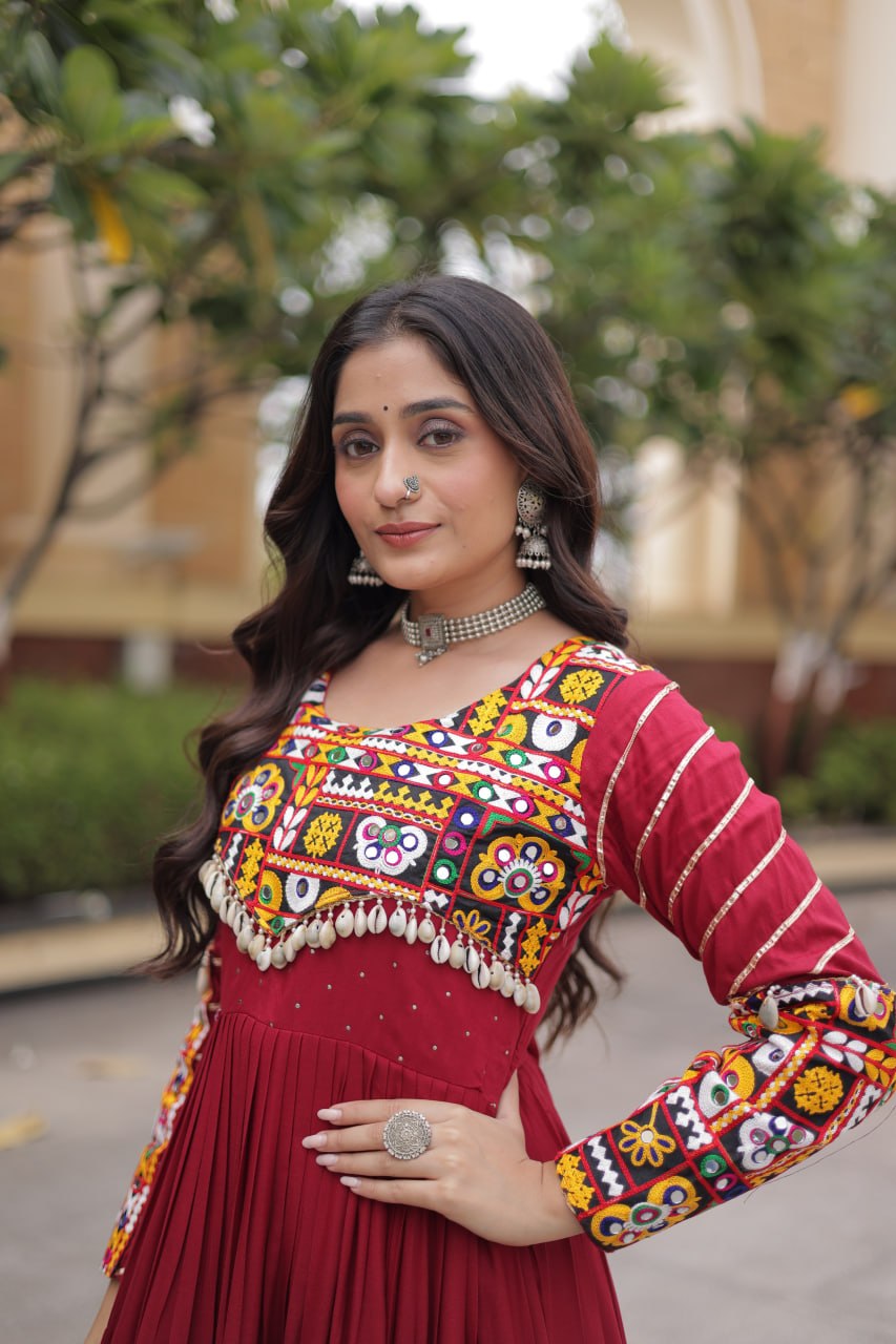 Riwaayat Maroon Rayon Gamthi Embroidered Navratri Gown