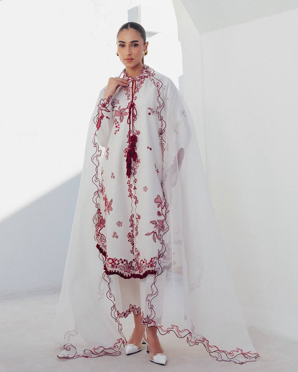 White Roman Silk Embroidered Pakistani Kurti Pant Set with Organza Dupatta | Festive Ethnic Wear