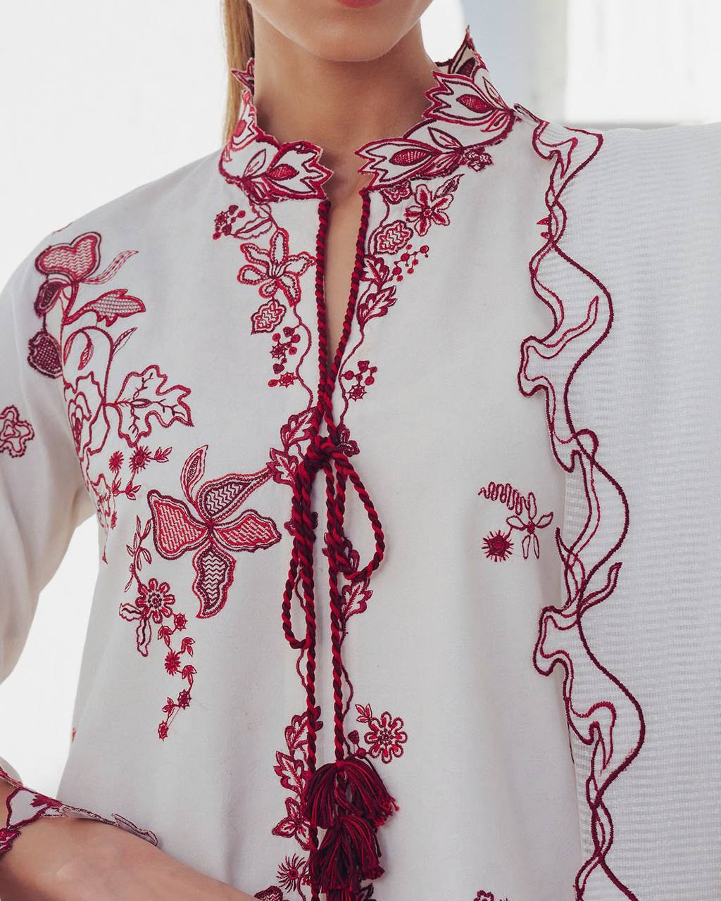White Roman Silk Embroidered Pakistani Kurti Pant Set with Organza Dupatta | Festive Ethnic Wear