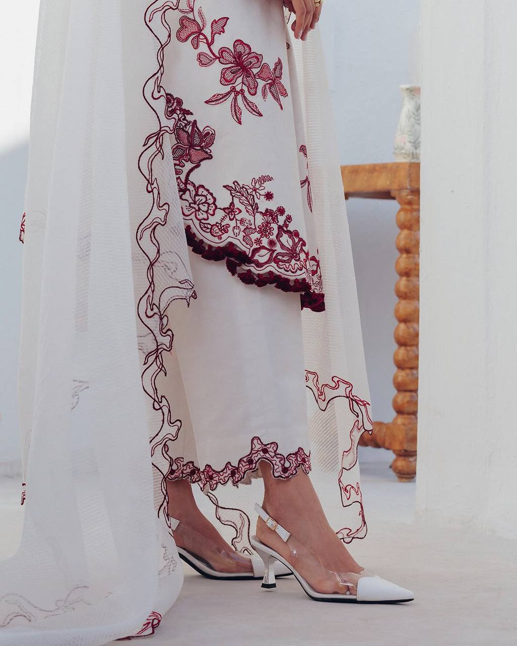 White Roman Silk Embroidered Pakistani Kurti Pant Set with Organza Dupatta | Festive Ethnic Wear