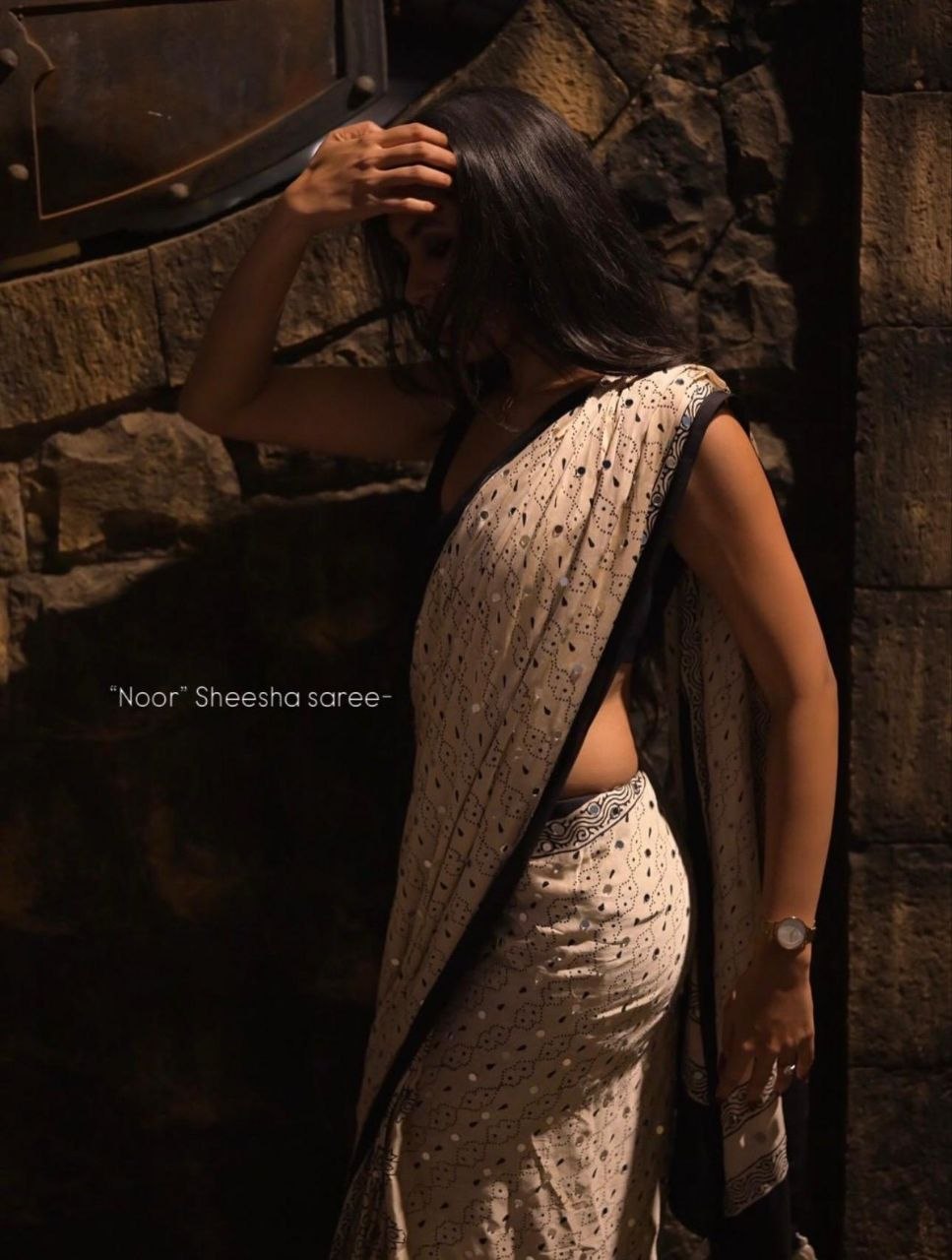 Cream Bandhani Print Saree With Black Printed Border & Pallu With Matching Blouse Piece