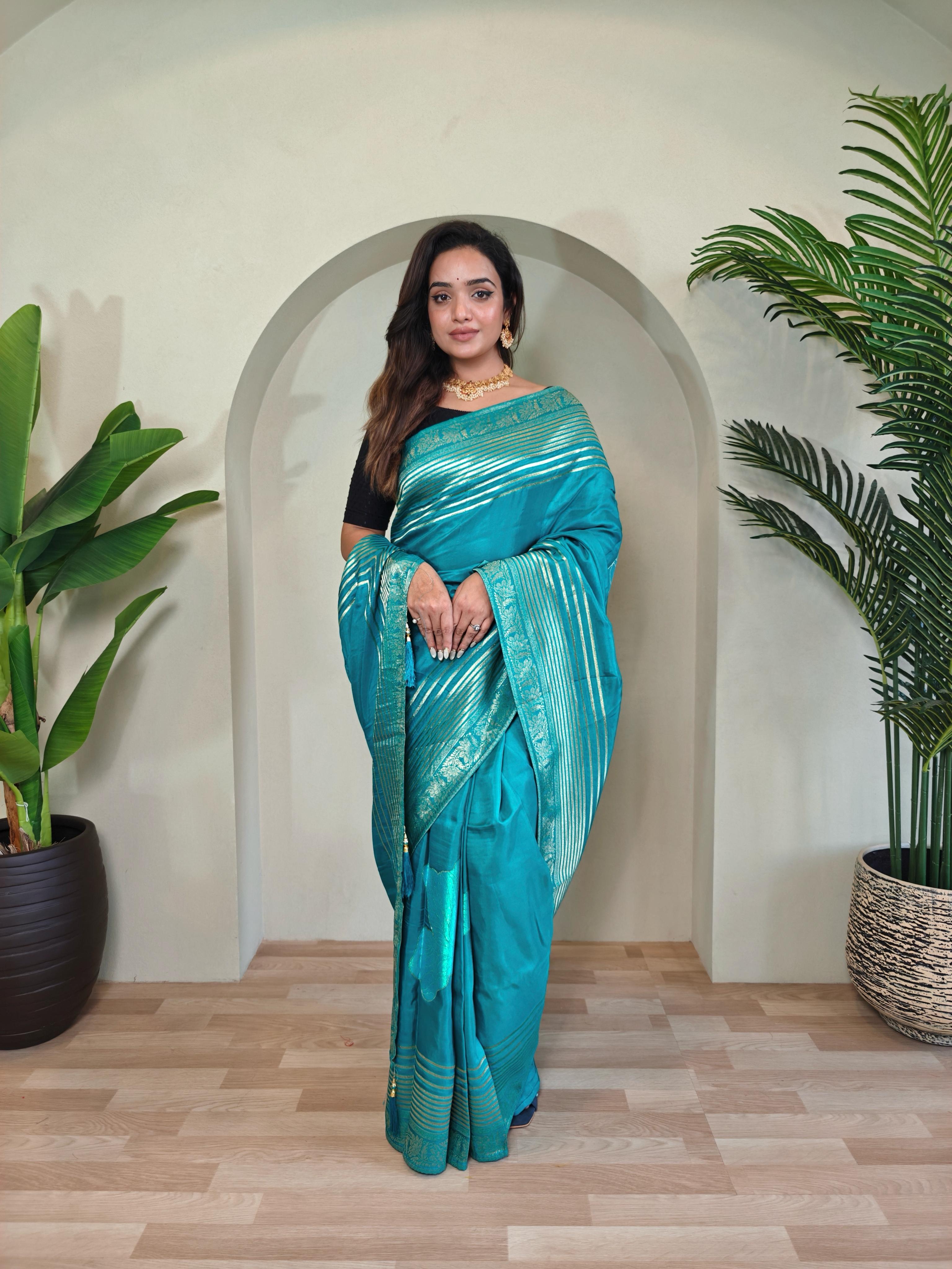 New Designer Munga Silk Saree With Zari Woven 3D Flower Design Along With Unstiched Blouse Piece - Sky Blue