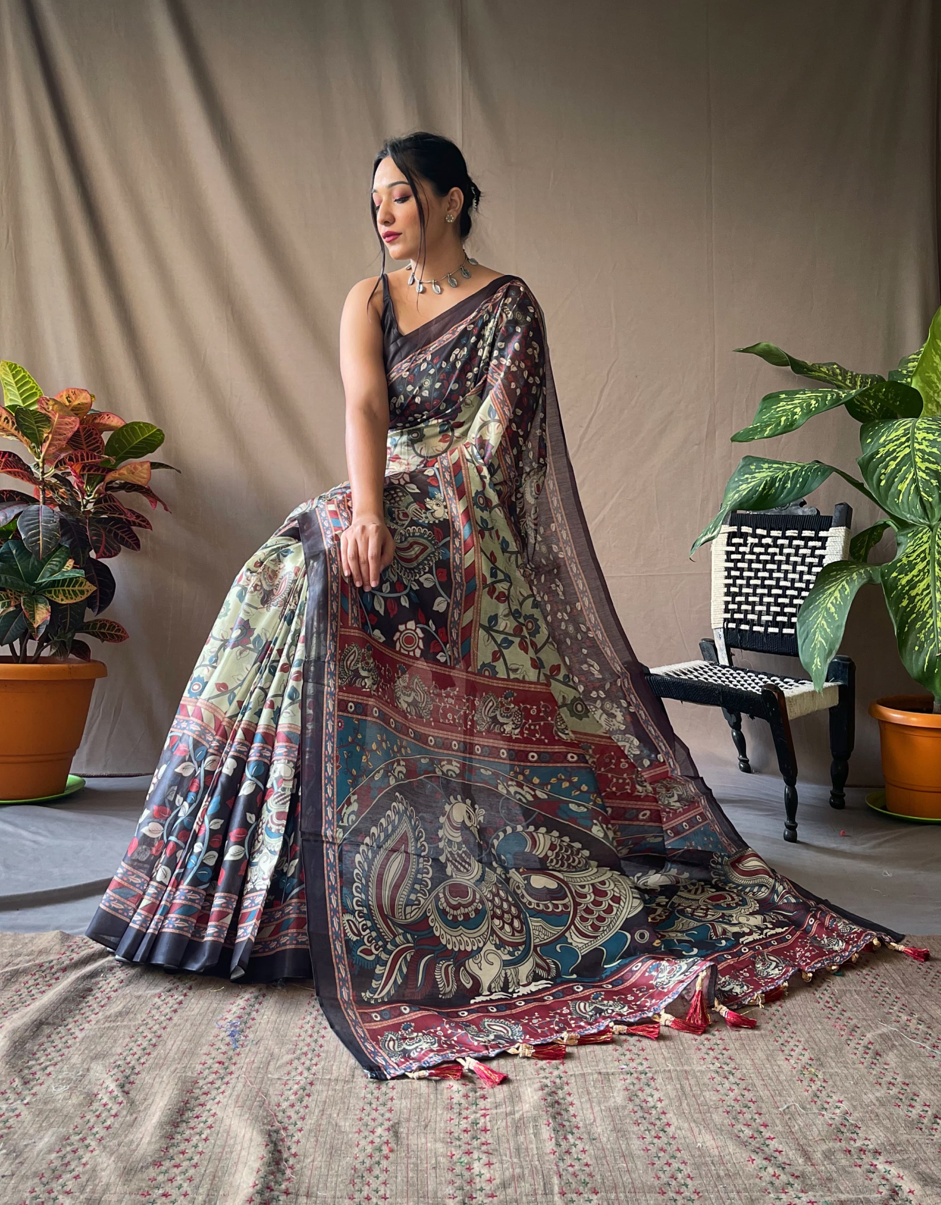 NEW DESIGNER PURE COTTON SAREE WITH  KALAMKARI PRINTS AND CONTRAST PALLU WITH TASSELS ATTACHED AND CONTRAST BLOUSE PIECE - PASTEL GREEN