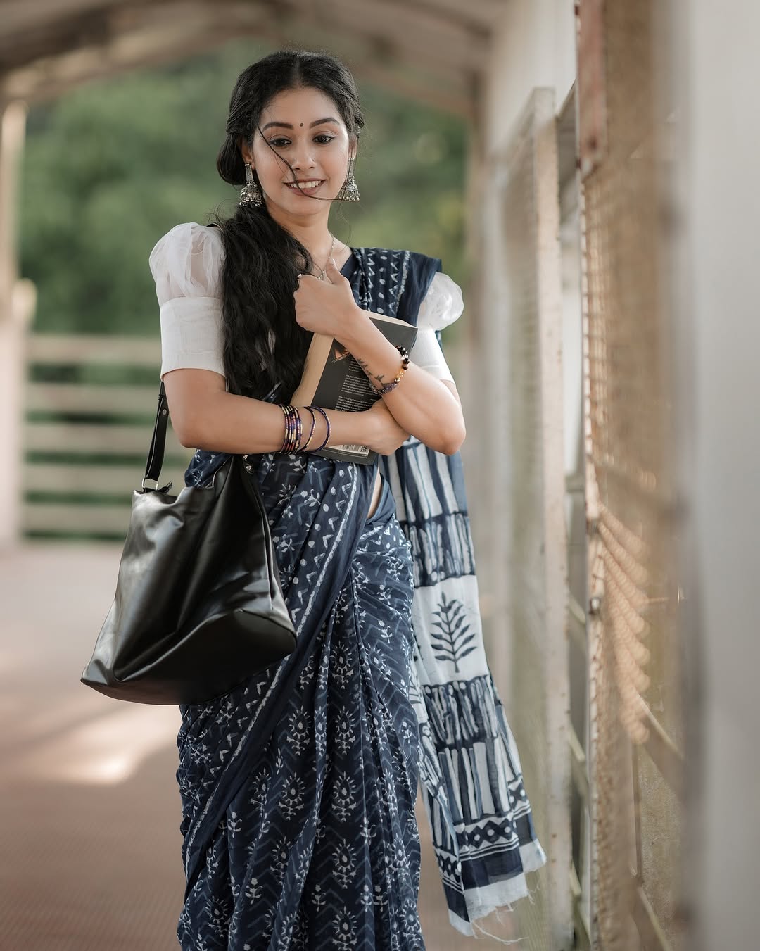 New One Minute Ready To Wear Dark Blue Pure Soft Linen Silk Saree With White Unstiched Blouse Piece