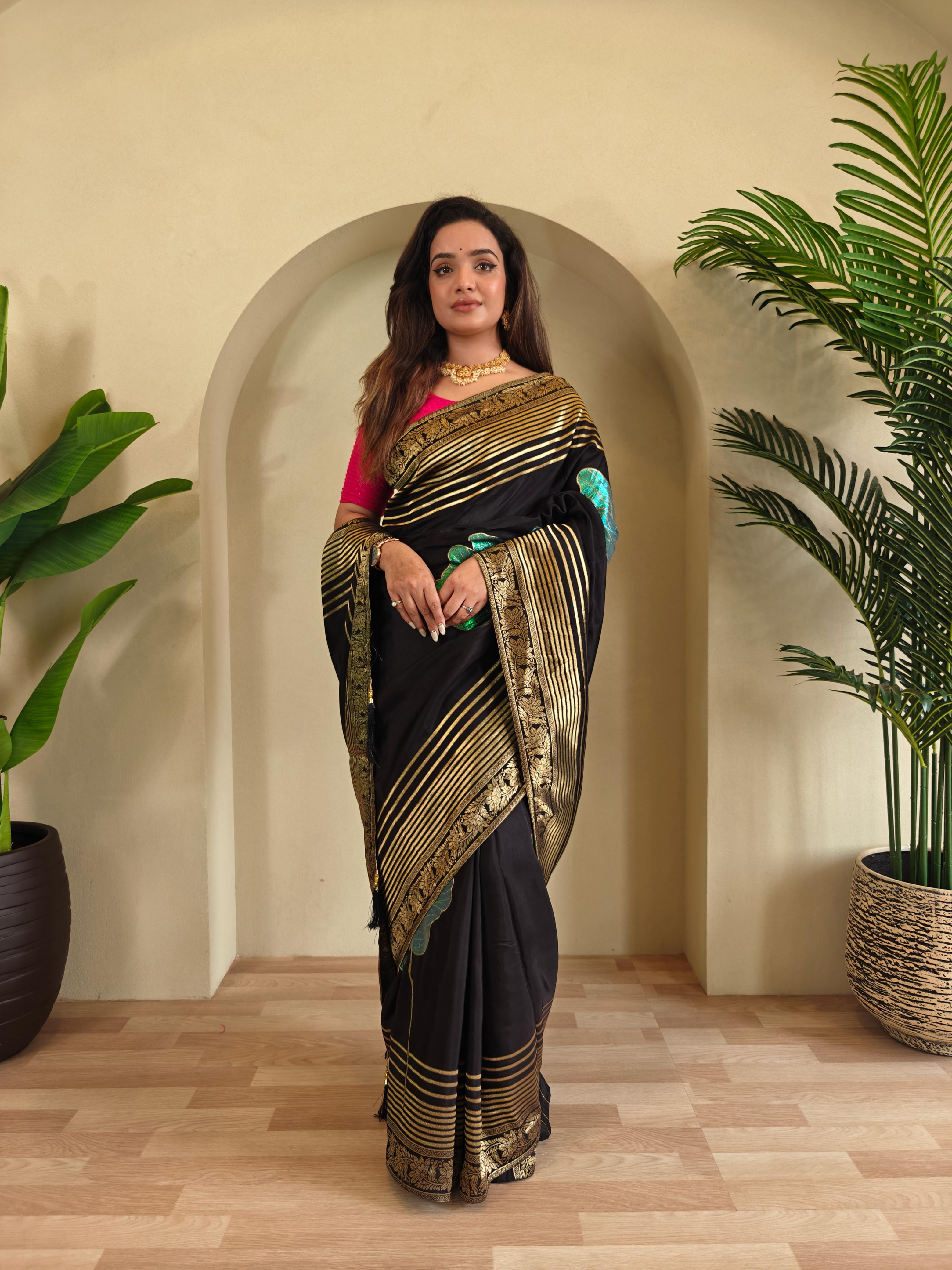 New Designer Munga Silk Saree With Zari Woven 3D Flower Design Along With Unstiched Blouse Piece - Dark Wine