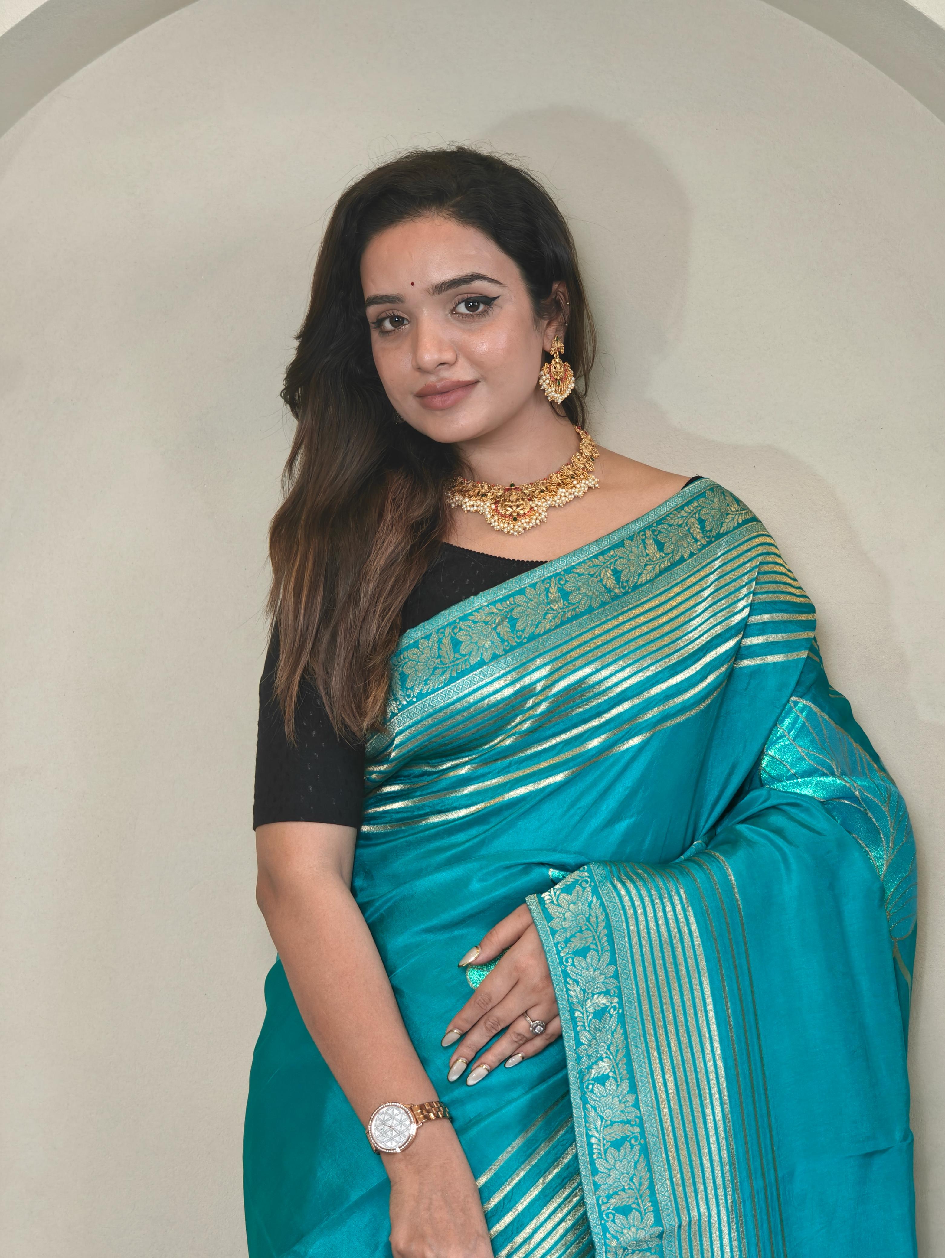 New Designer Munga Silk Saree With Zari Woven 3D Flower Design Along With Unstiched Blouse Piece - Sky Blue