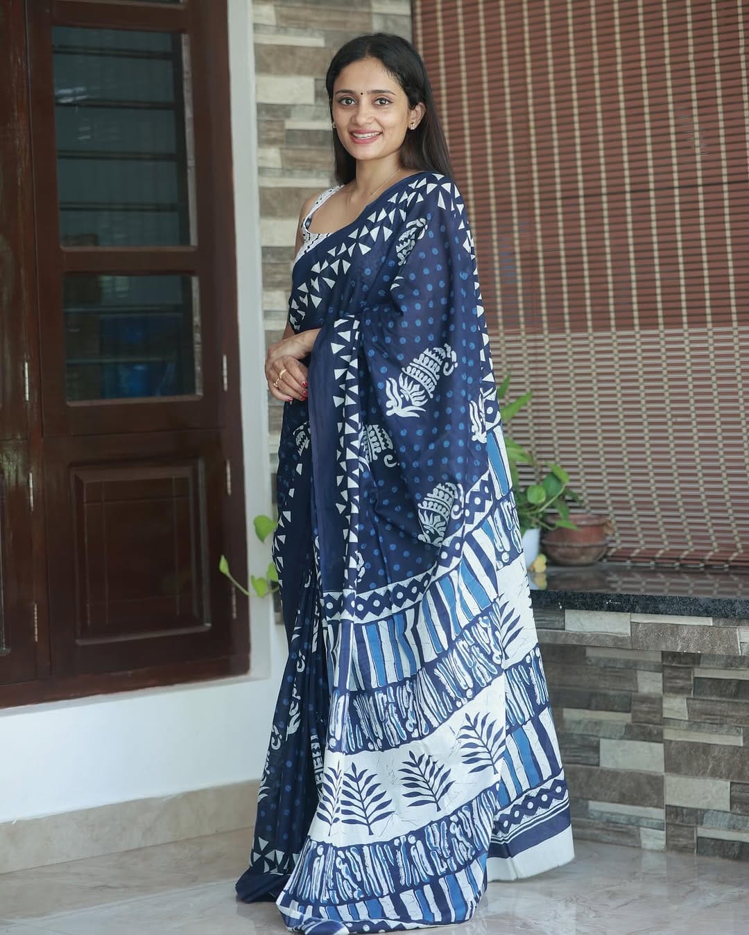 New One Minute Ready To Wear Blue Pure Soft Linen Silk Saree With White Unstiched Blouse Piece