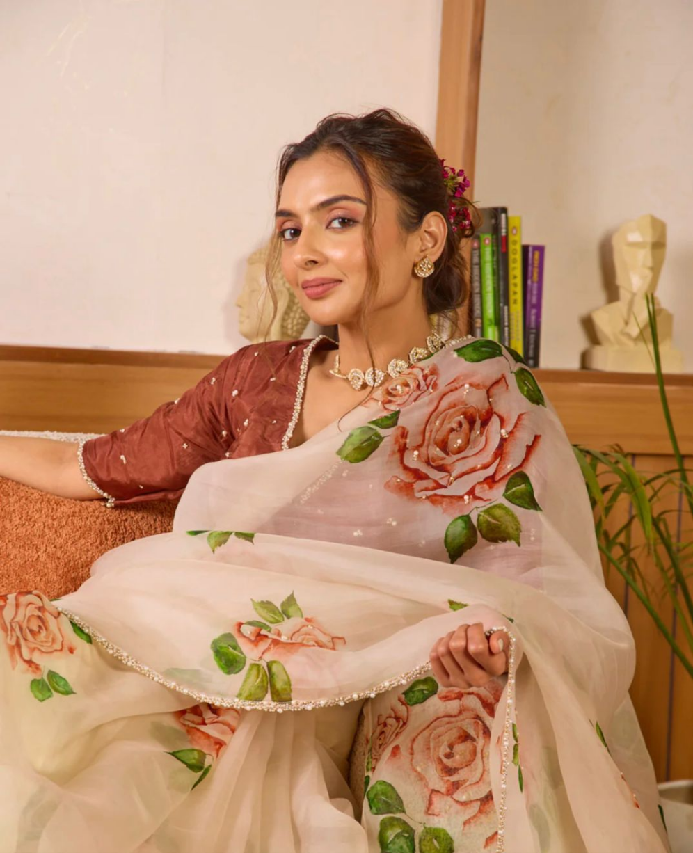 New Designer Floral Hand Worked Tebby Slik Saree With Floral Printed Pearl Hand-Worked Sleeveless Stiched Blouse