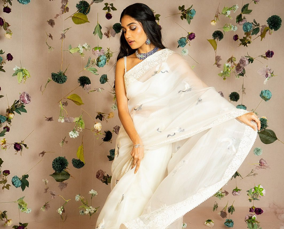 New Designer Multi Colour Thread Worked Tebby Slik Saree With Fancy Lace Border Along With Unstiched Blouse Piece