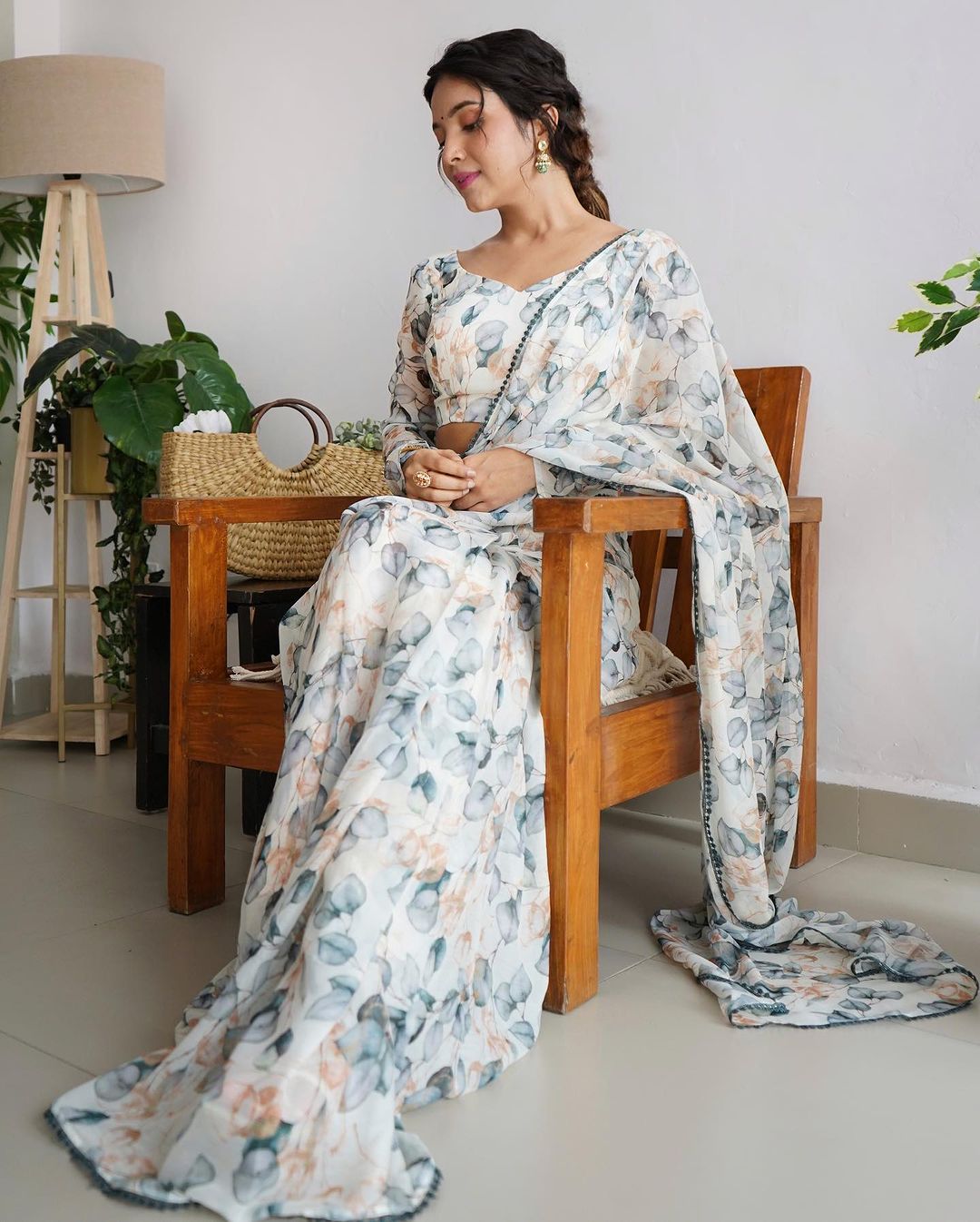 One Minute Ready To Wear DaisyDraped Chair Printed Saree