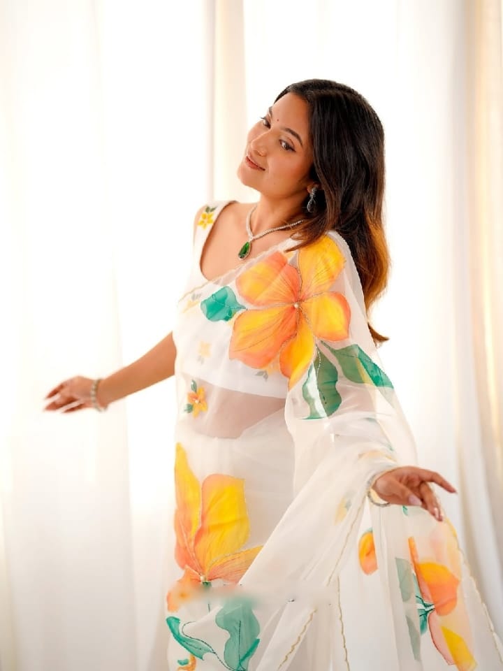 One Minute Ready To Wear Pearl White Blossom Saree With Same Colour Flower Design Organza Silk Full Stitched Blouse