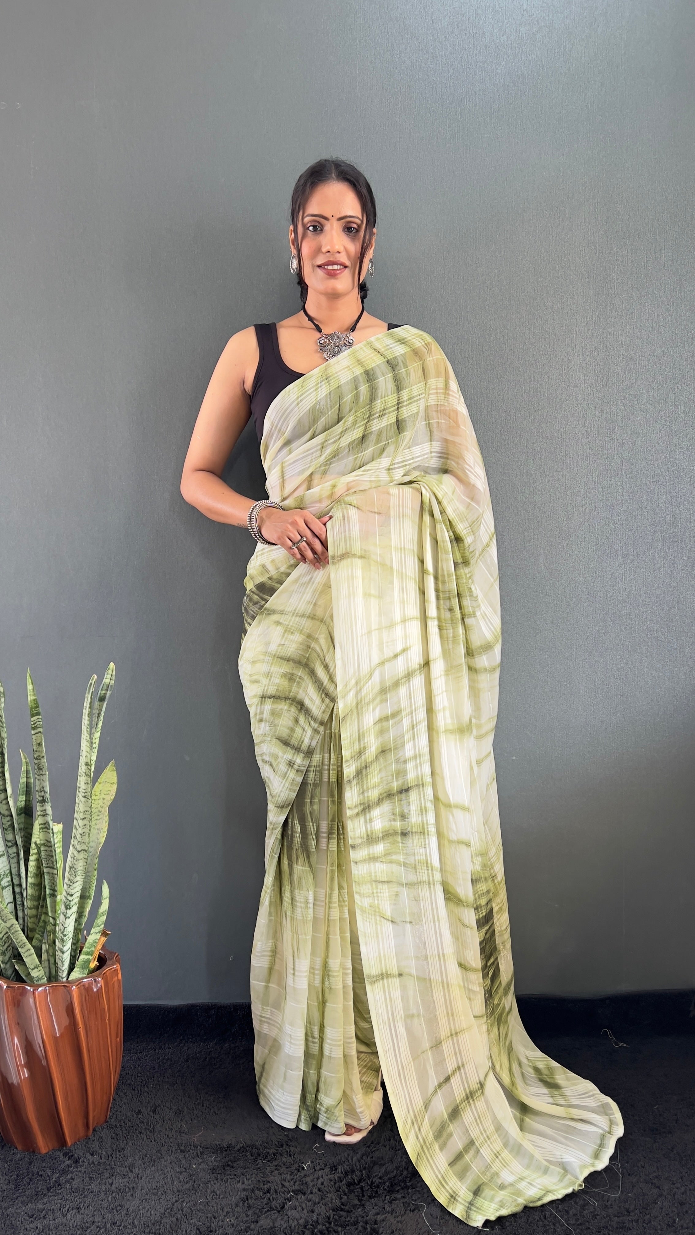 Annaya One Minute Ready To Wear Green Saree with unstitch Blouse