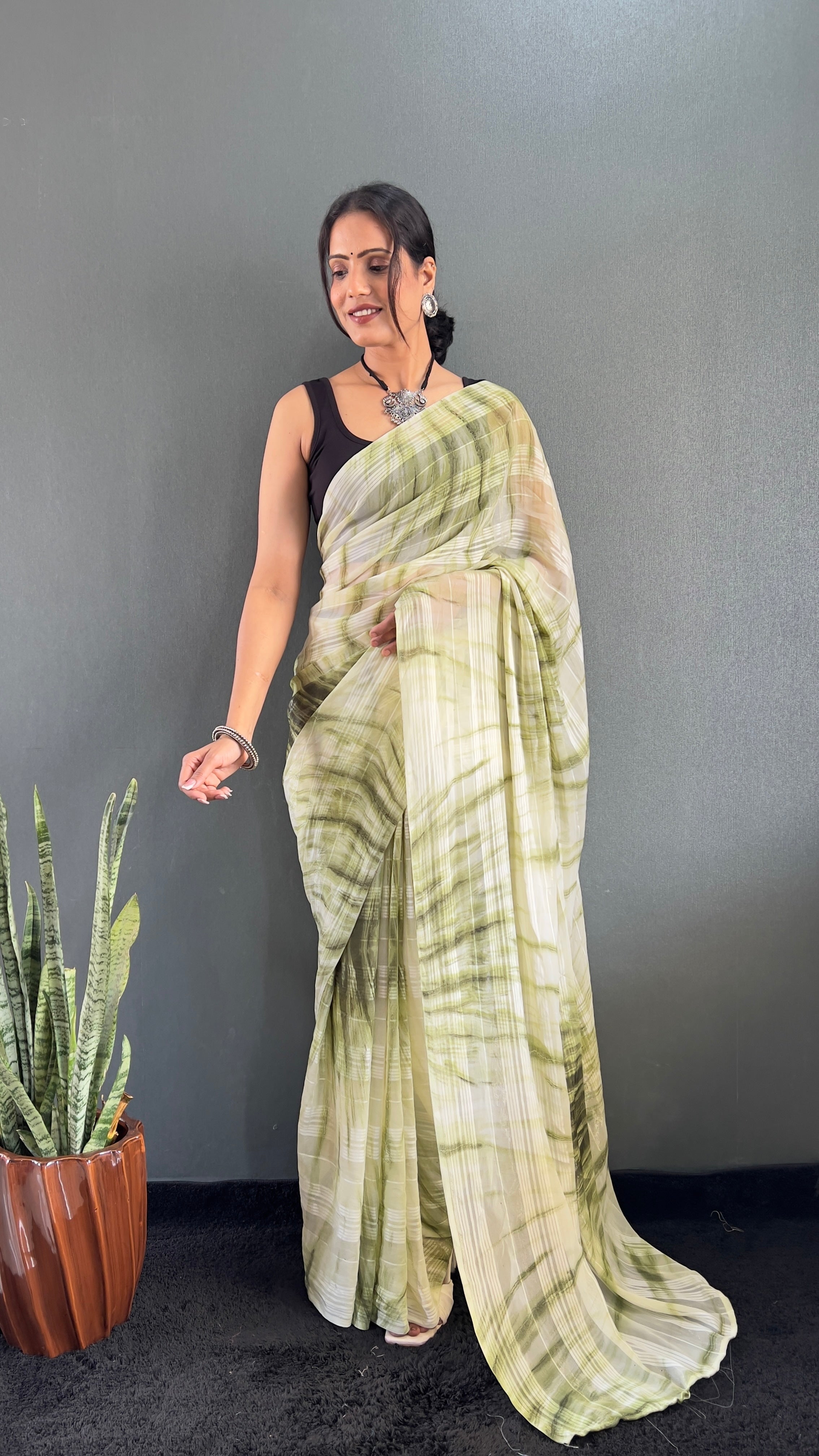 Annaya One Minute Ready To Wear Green Saree with unstitch Blouse