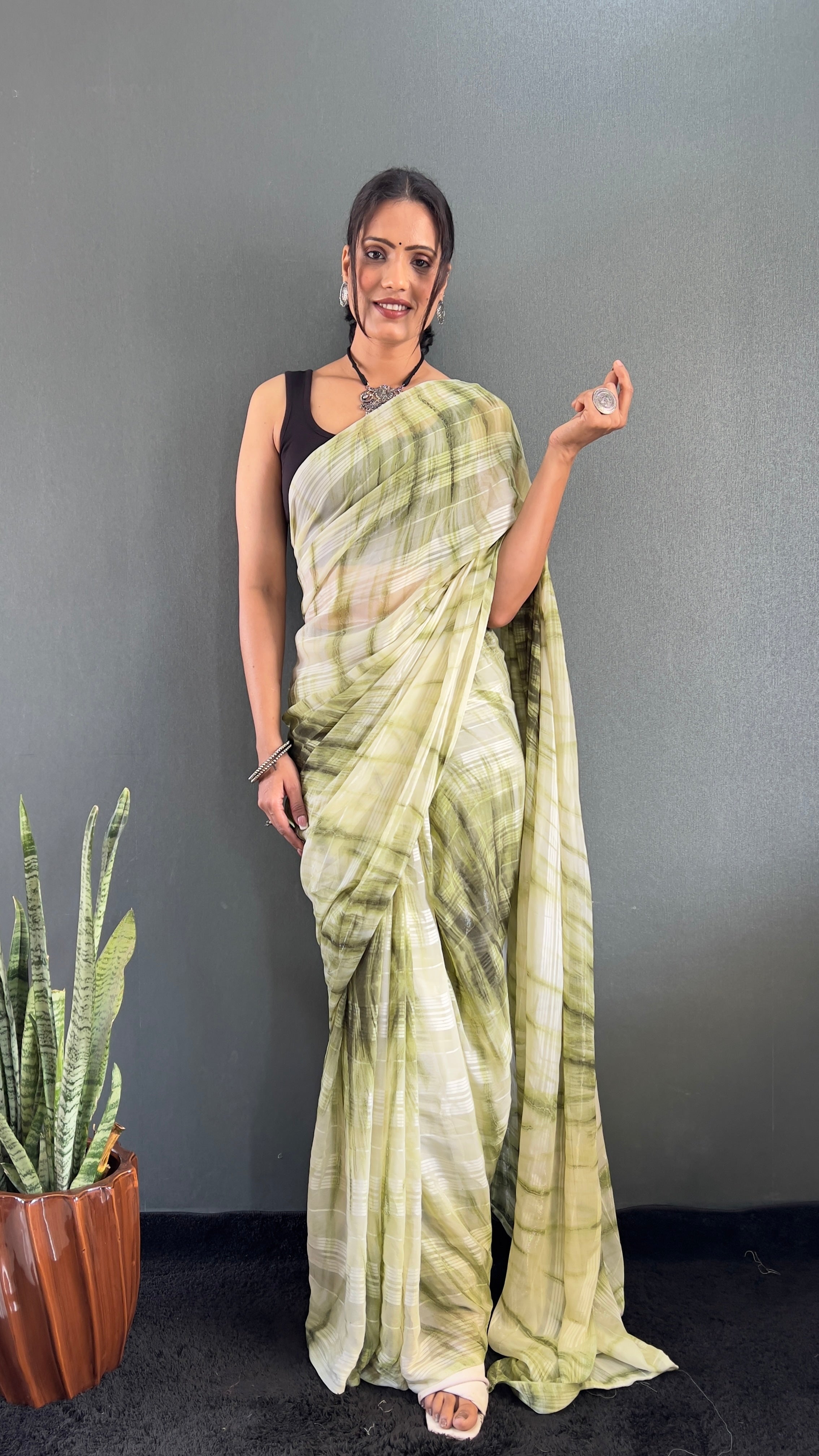 Annaya One Minute Ready To Wear Green Saree with unstitch Blouse