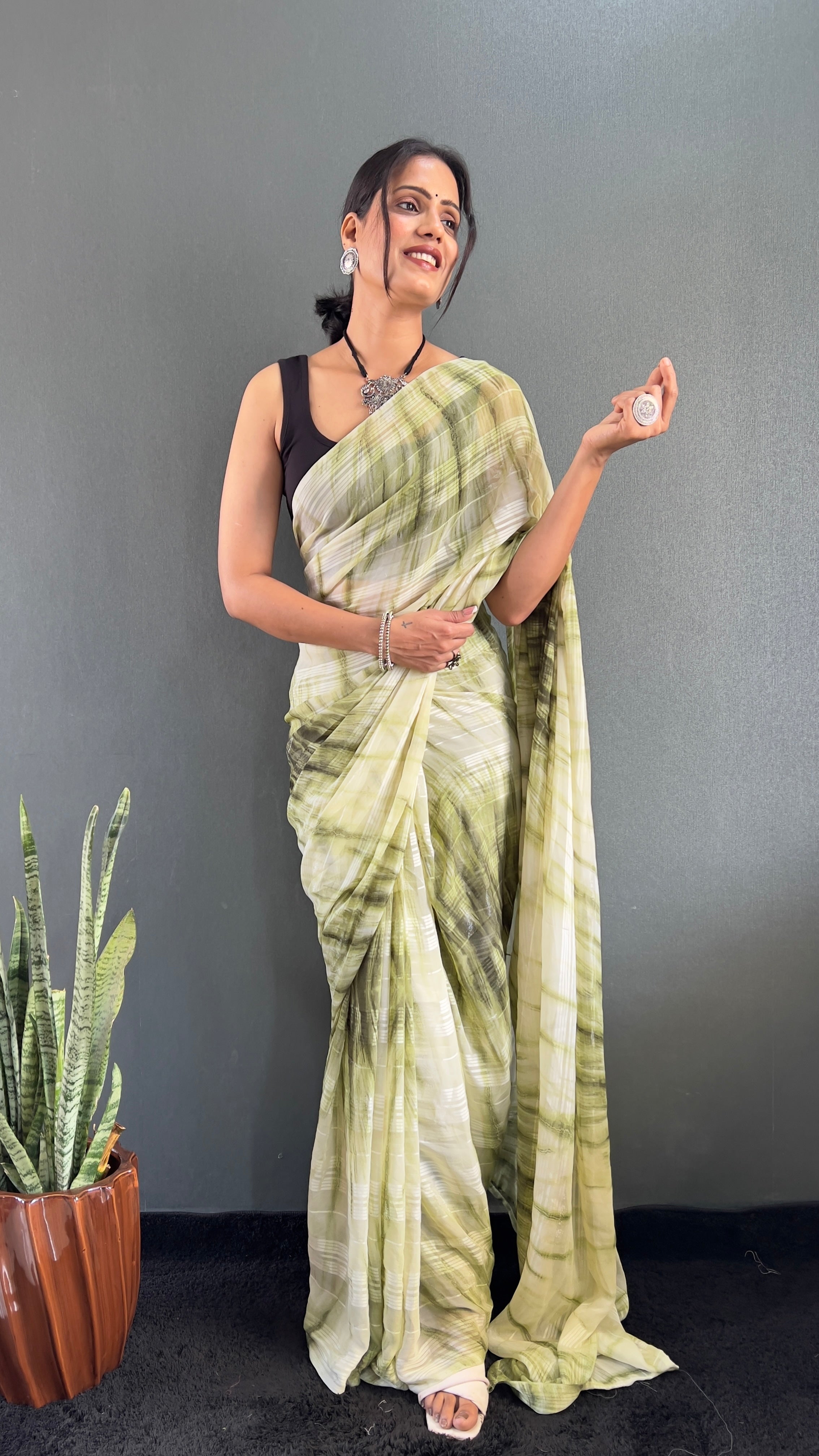 Annaya One Minute Ready To Wear Green Saree with unstitch Blouse