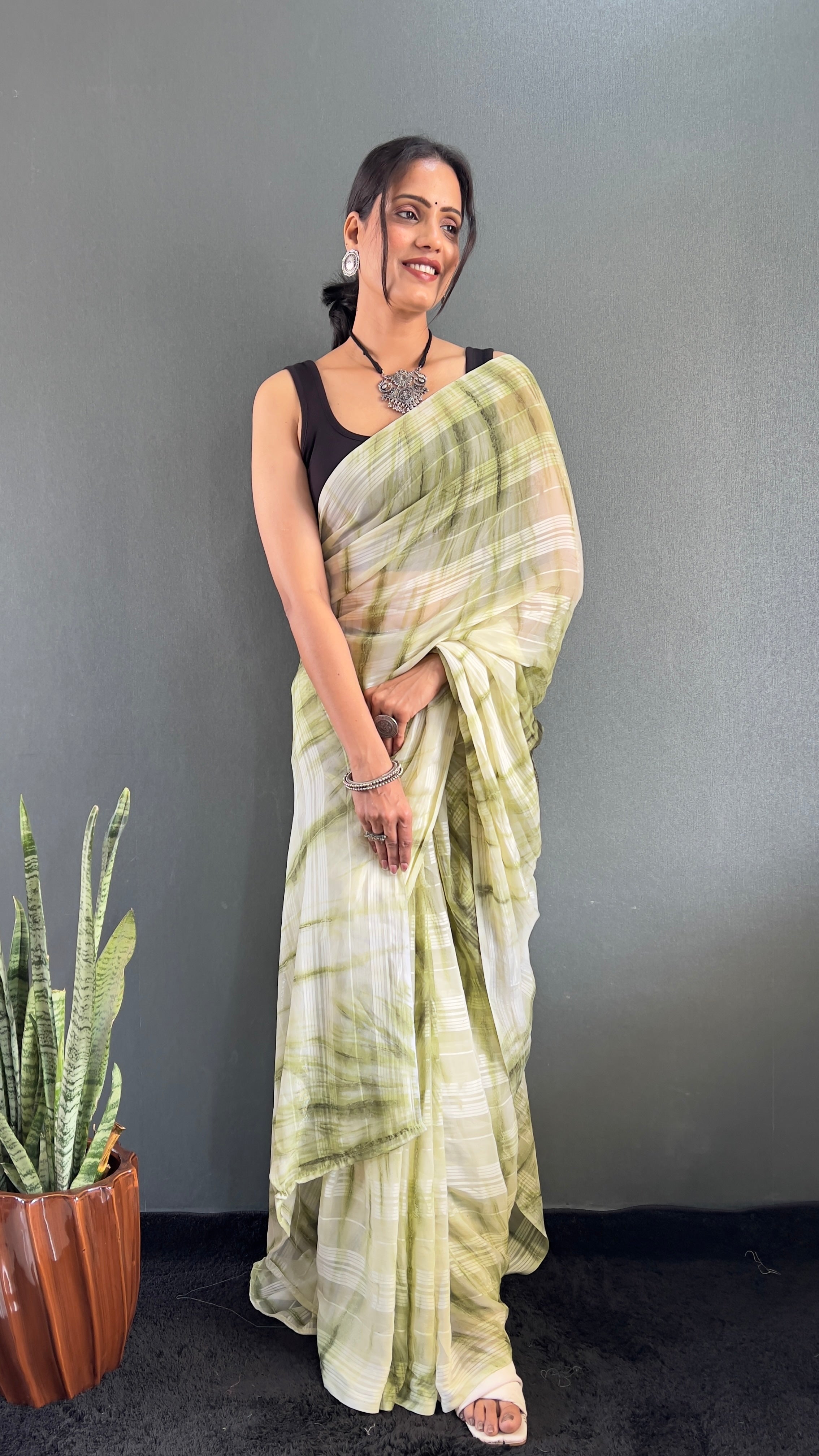 Annaya One Minute Ready To Wear Green Saree with unstitch Blouse