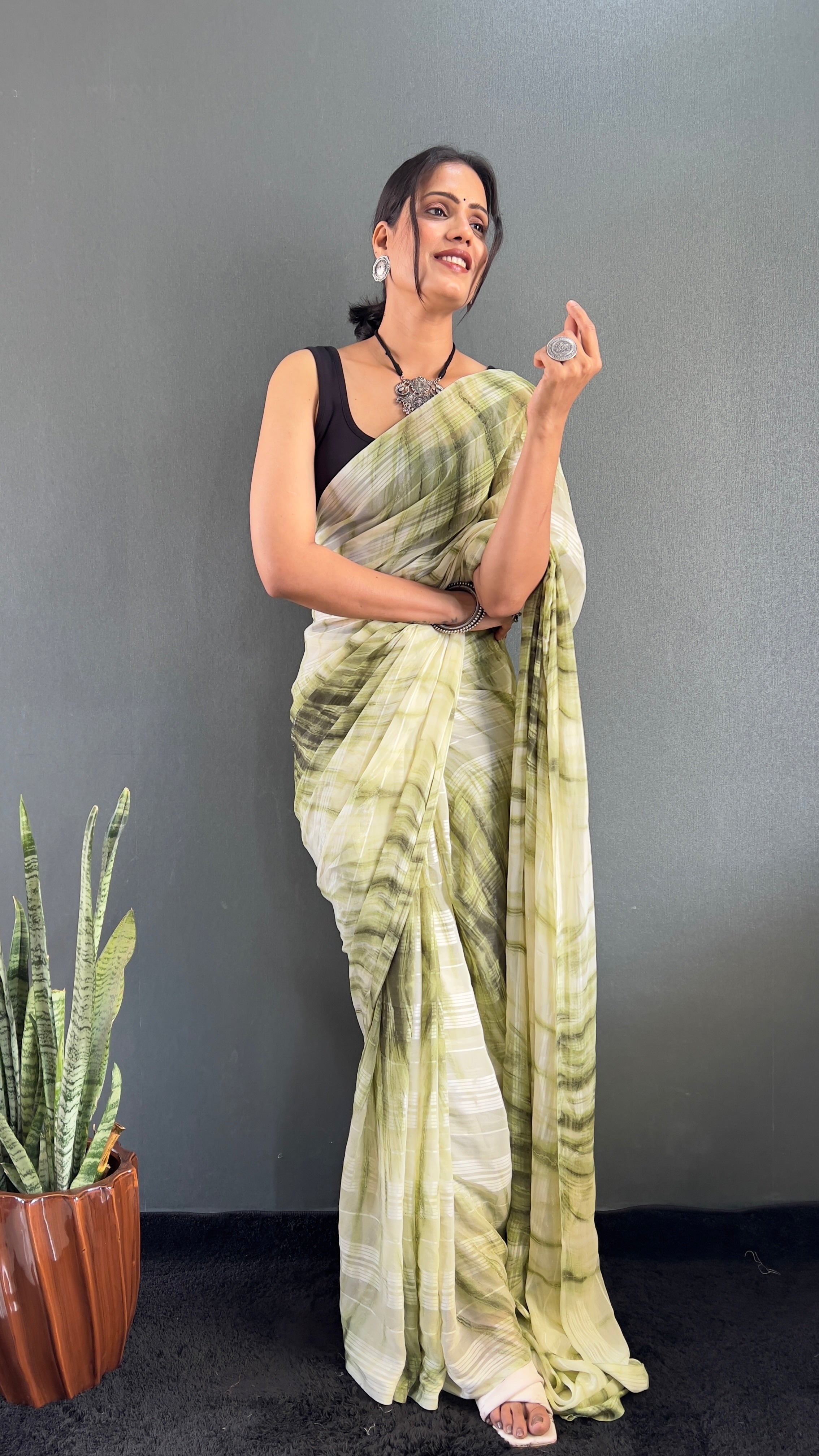 Annaya One Minute Ready To Wear Green Saree with unstitch Blouse