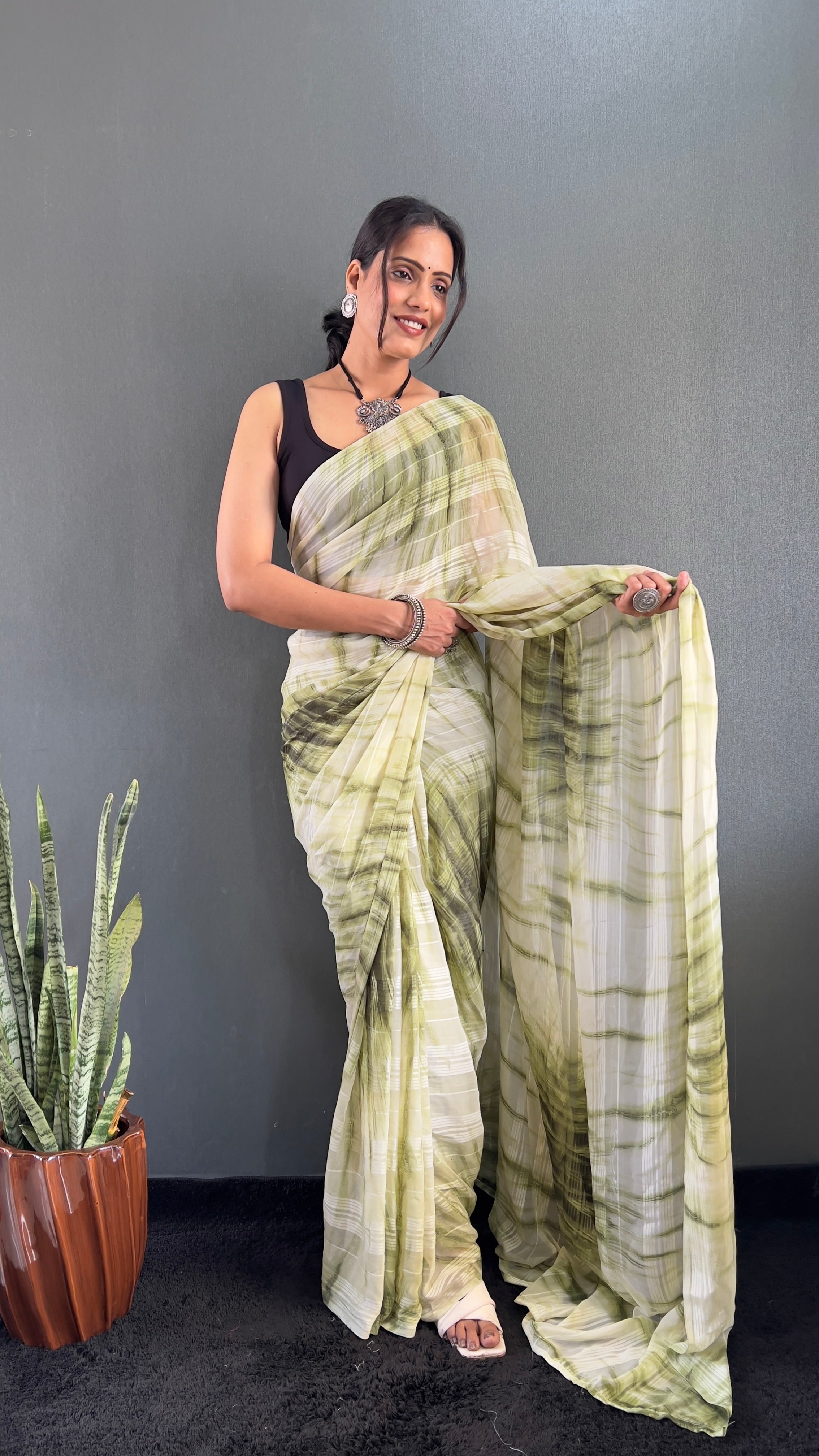 Annaya One Minute Ready To Wear Green Saree with unstitch Blouse