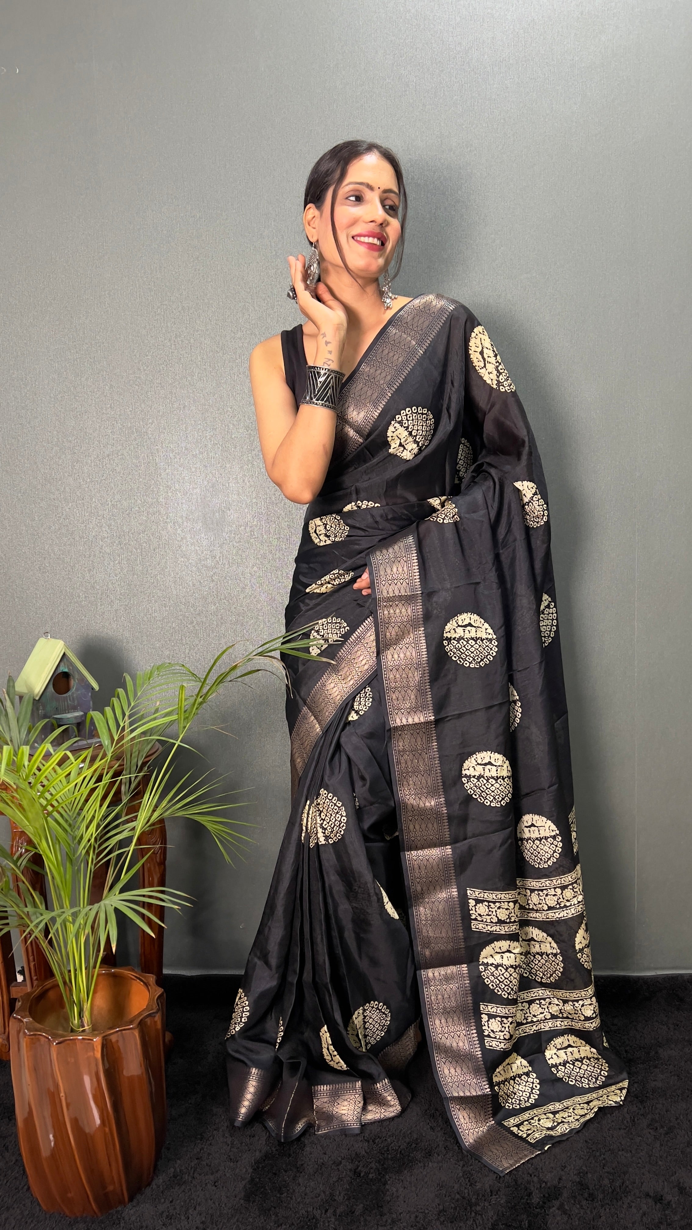 Gola Cotton One Minute Ready To Wear Black Saree With Unstiched Blouse