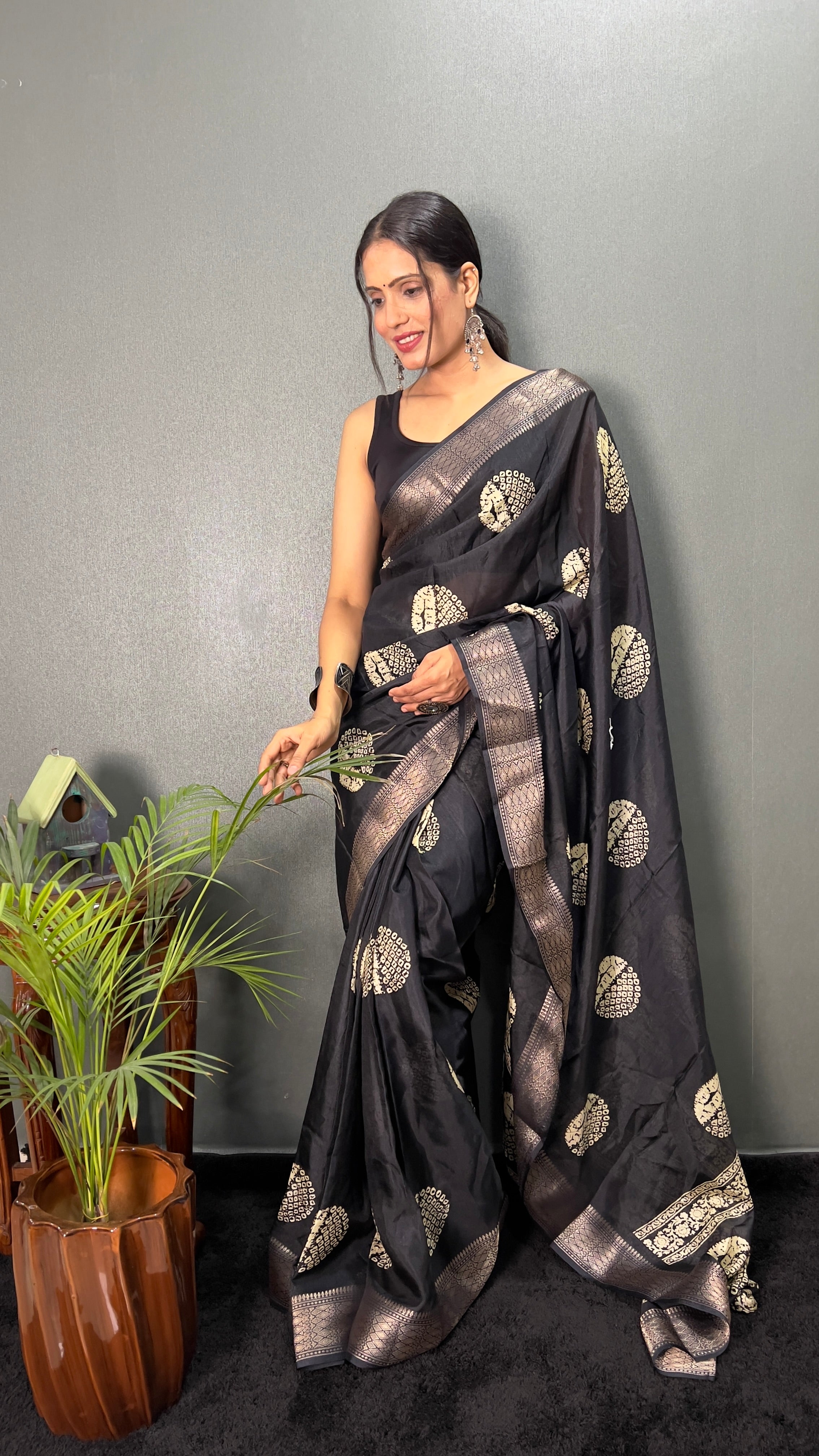 Gola Cotton One Minute Ready To Wear Black Saree With Unstiched Blouse