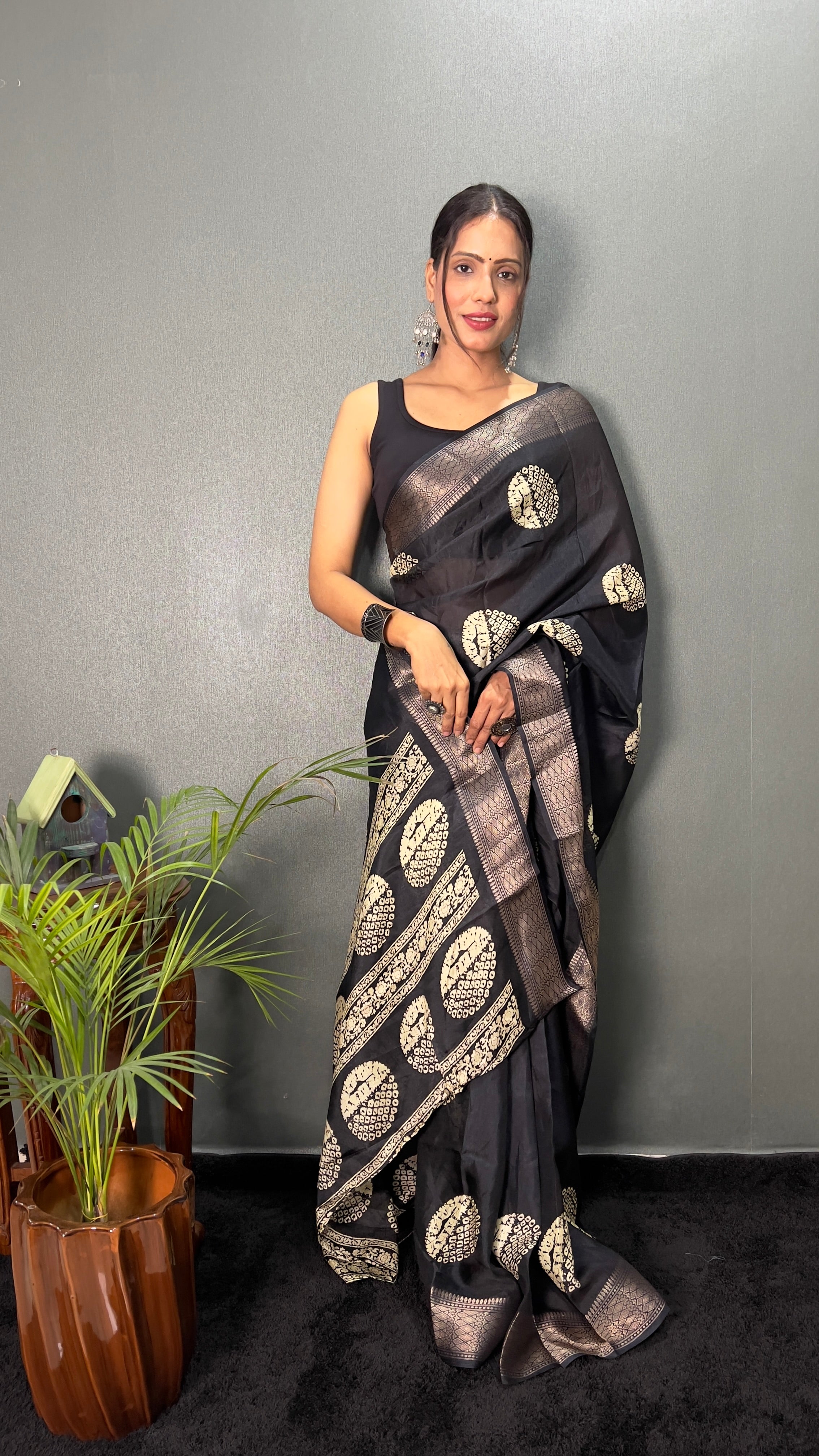 Gola Cotton One Minute Ready To Wear Black Saree With Unstiched Blouse