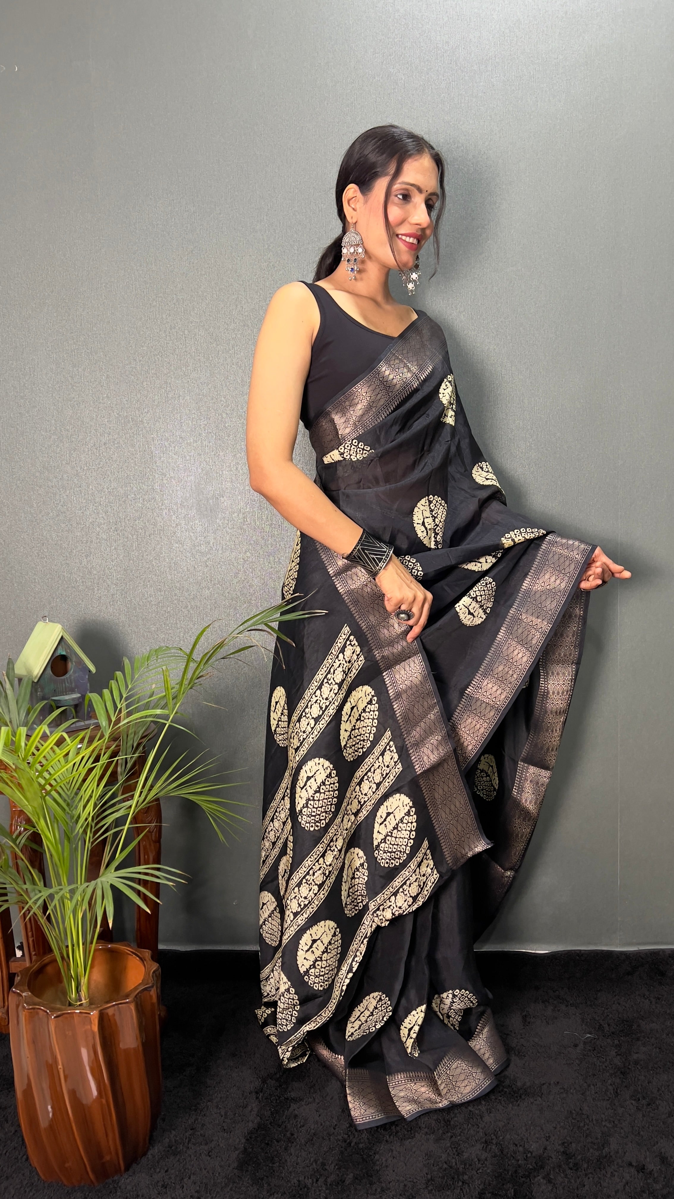 Gola Cotton One Minute Ready To Wear Black Saree With Unstiched Blouse