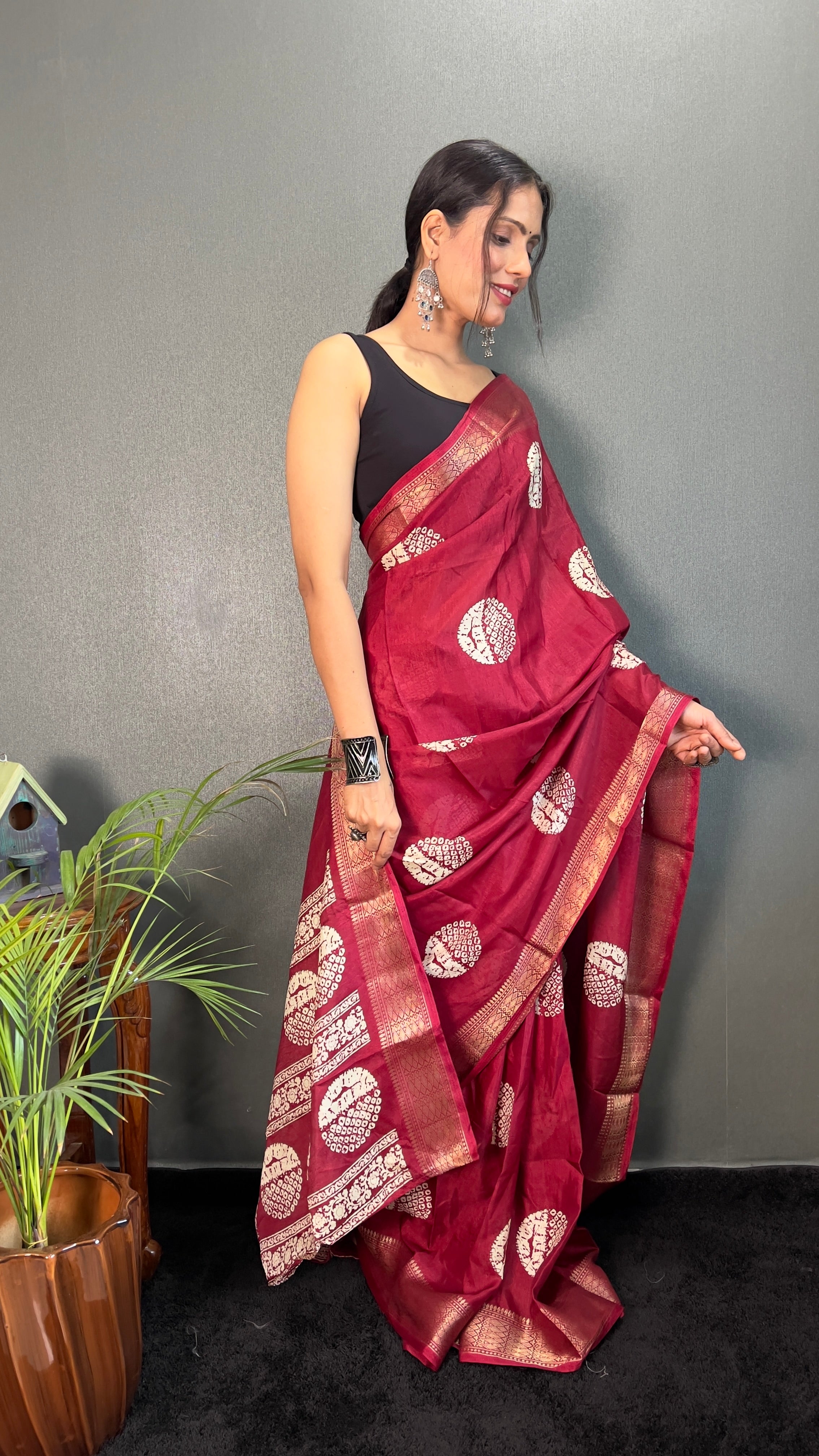 Gola Cotton One Minute Ready To Wear Red Saree With Unstiched Blouse