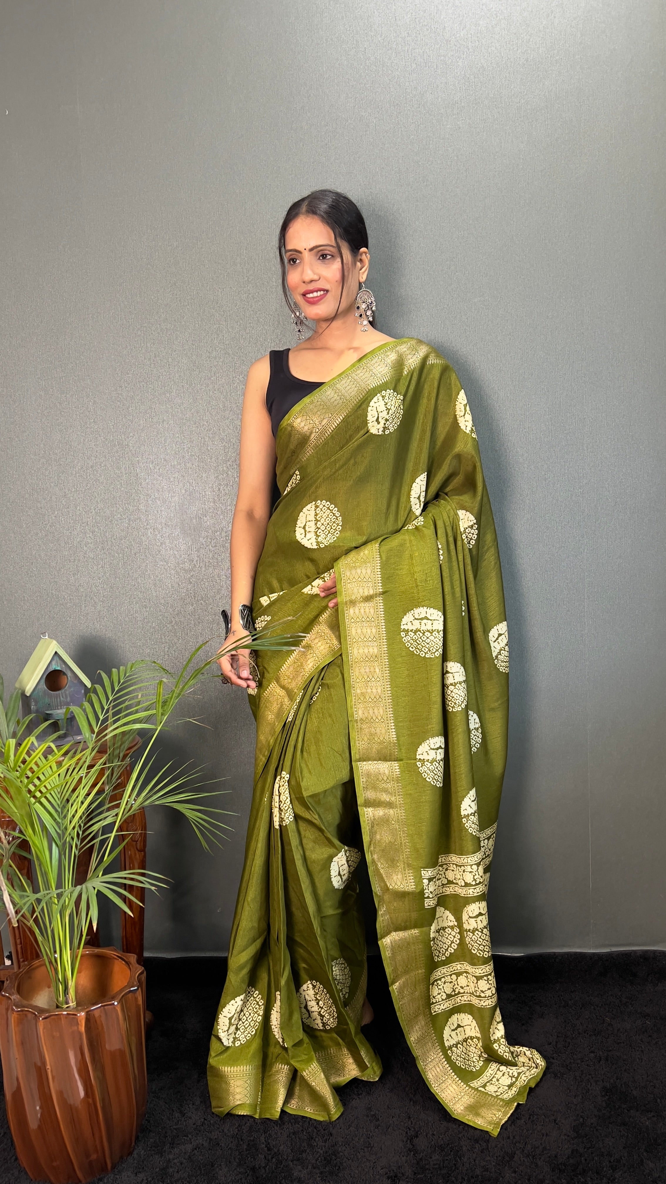 Gola Cotton One Minute Ready To Wear Mehendi Green Saree With Unstiched Blouse