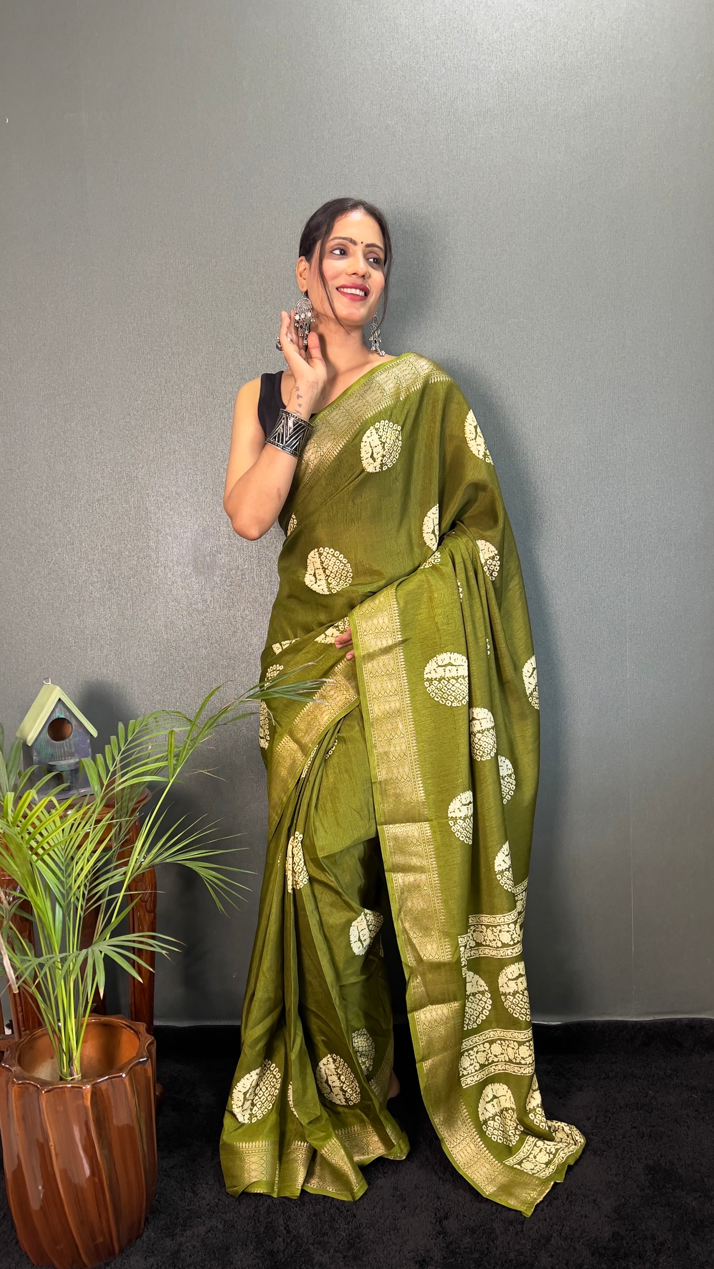 Gola Cotton One Minute Ready To Wear Mehendi Green Saree With Unstiched Blouse