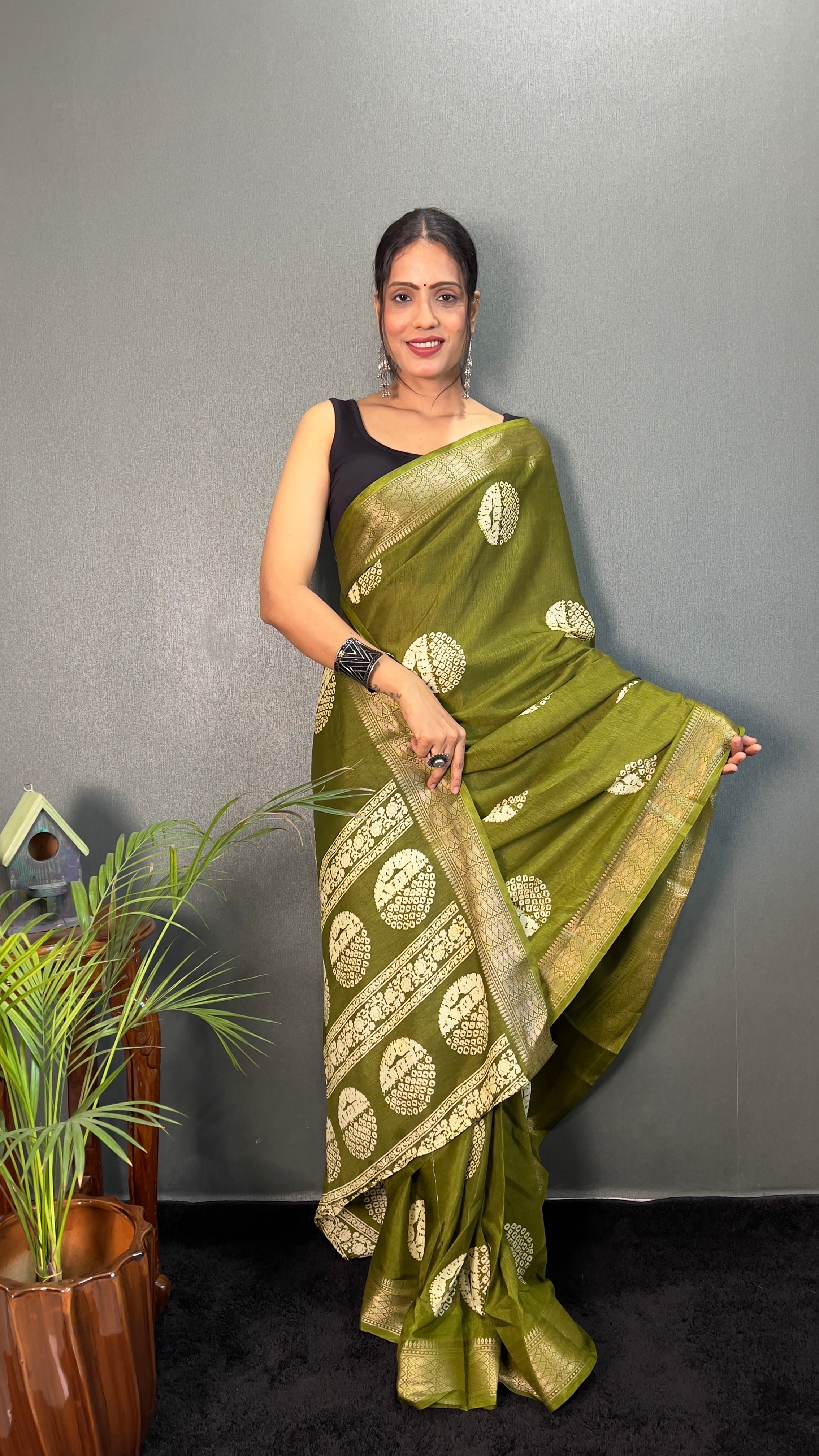 Gola Cotton One Minute Ready To Wear Mehendi Green Saree With Unstiched Blouse