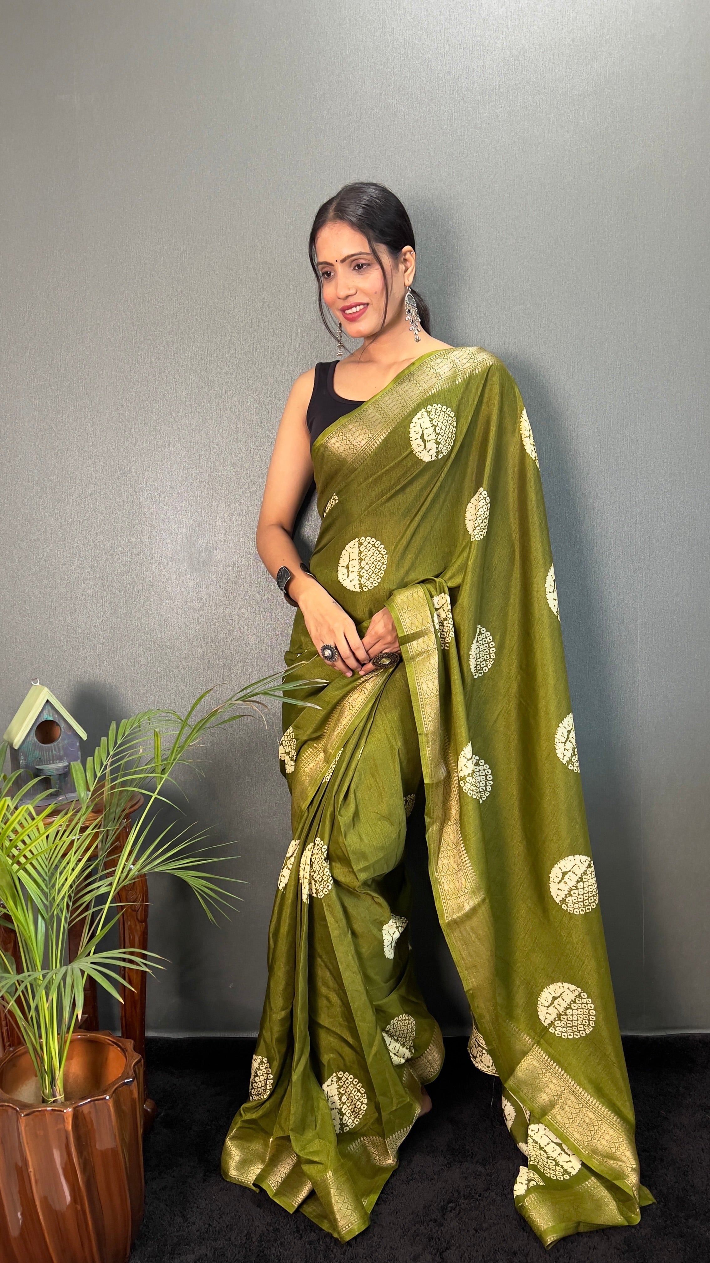 Gola Cotton One Minute Ready To Wear Mehendi Green Saree With Unstiched Blouse