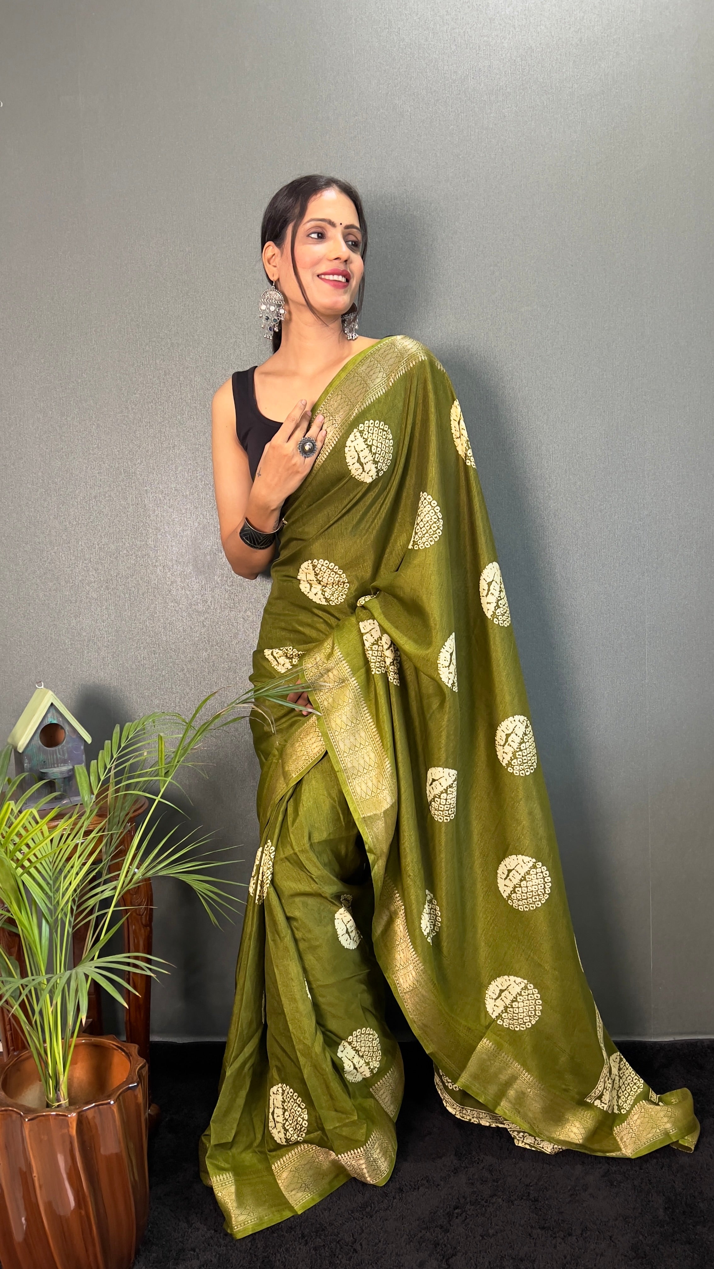 Gola Cotton One Minute Ready To Wear Mehendi Green Saree With Unstiched Blouse