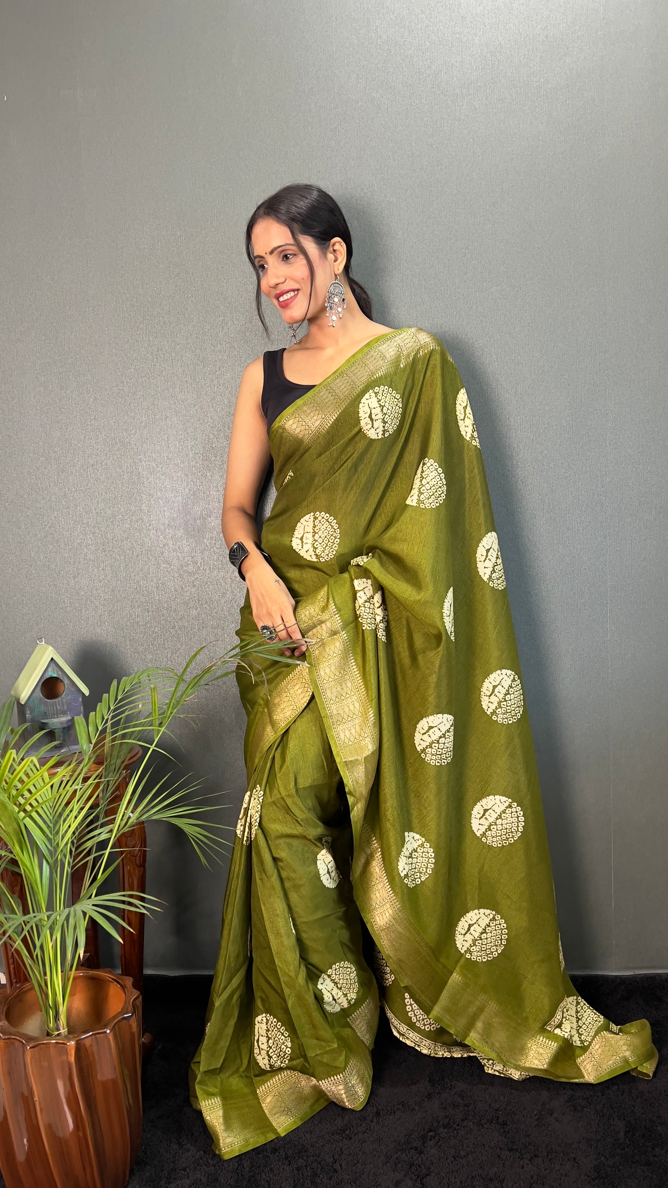 Gola Cotton One Minute Ready To Wear Mehendi Green Saree With Unstiched Blouse