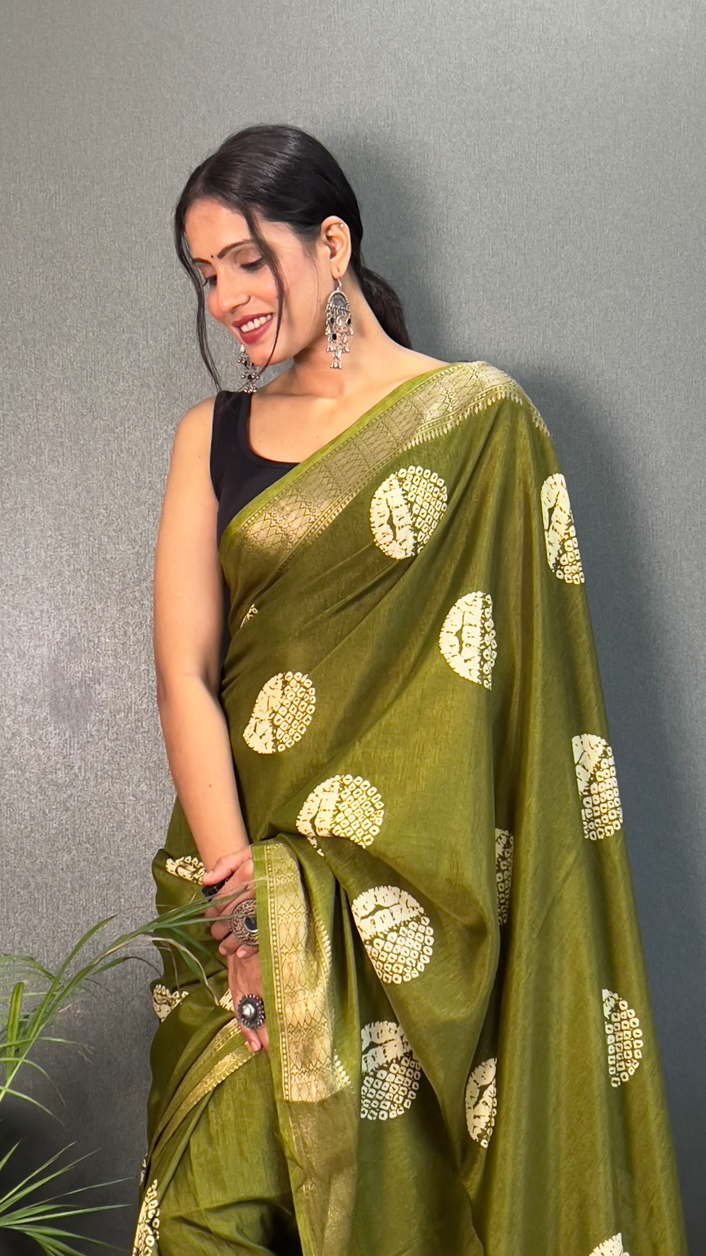 Gola Cotton One Minute Ready To Wear Mehendi Green Saree With Unstiched Blouse