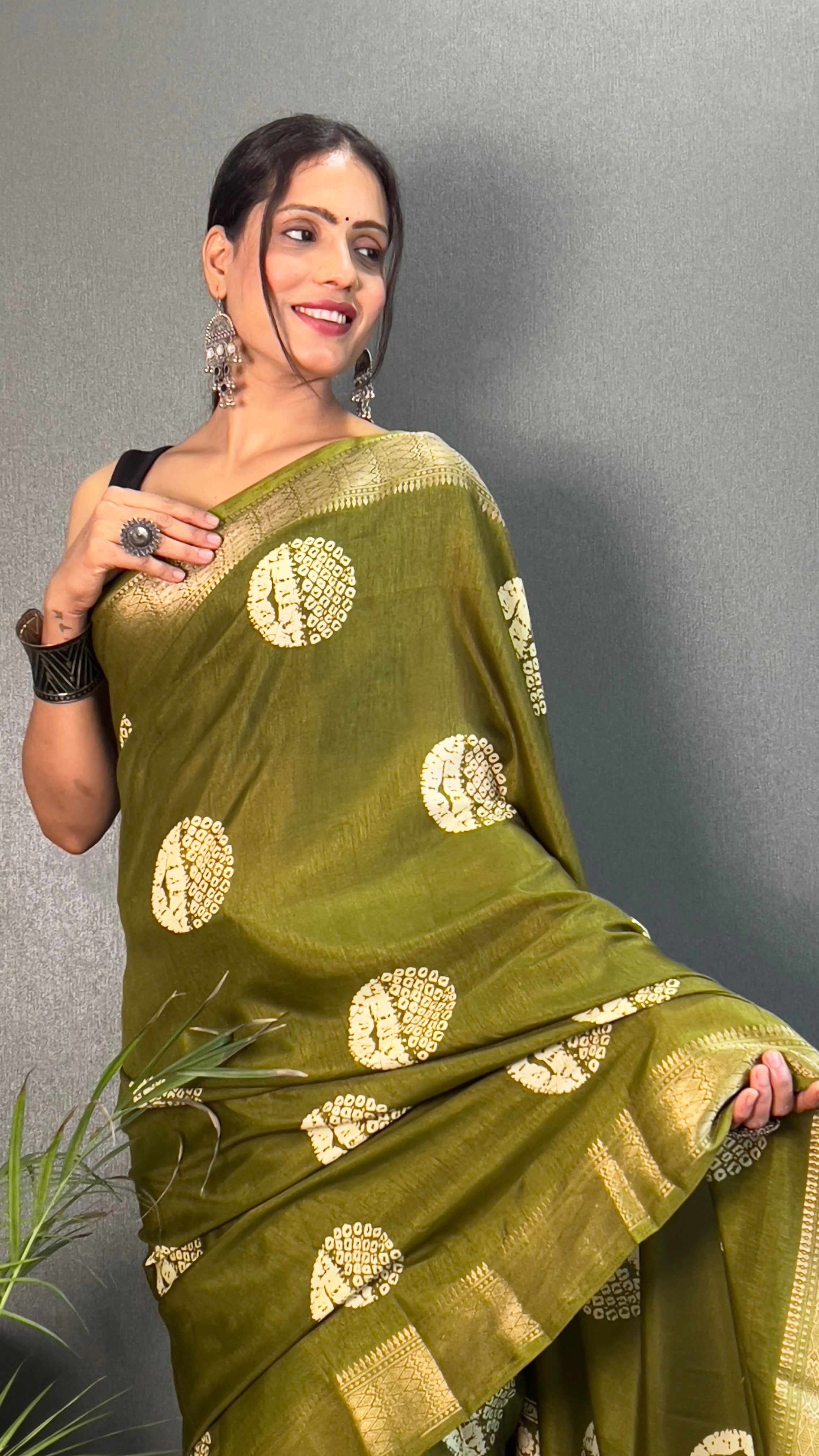 Gola Cotton One Minute Ready To Wear Mehendi Green Saree With Unstiched Blouse